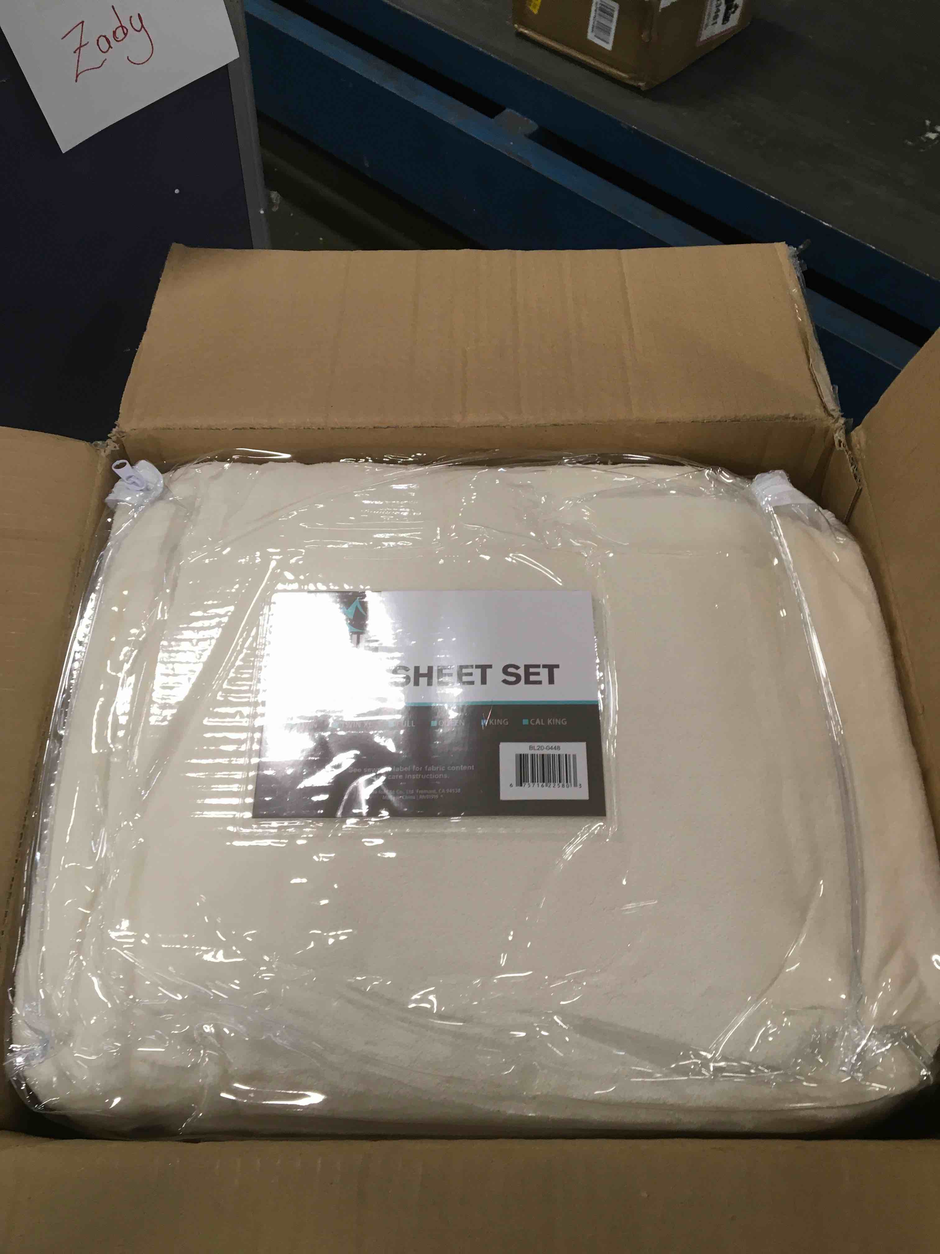 https://s3.amazonaws.com/lotting-images-prod/bidfta/BLU5852753_1703778579417.jpeg