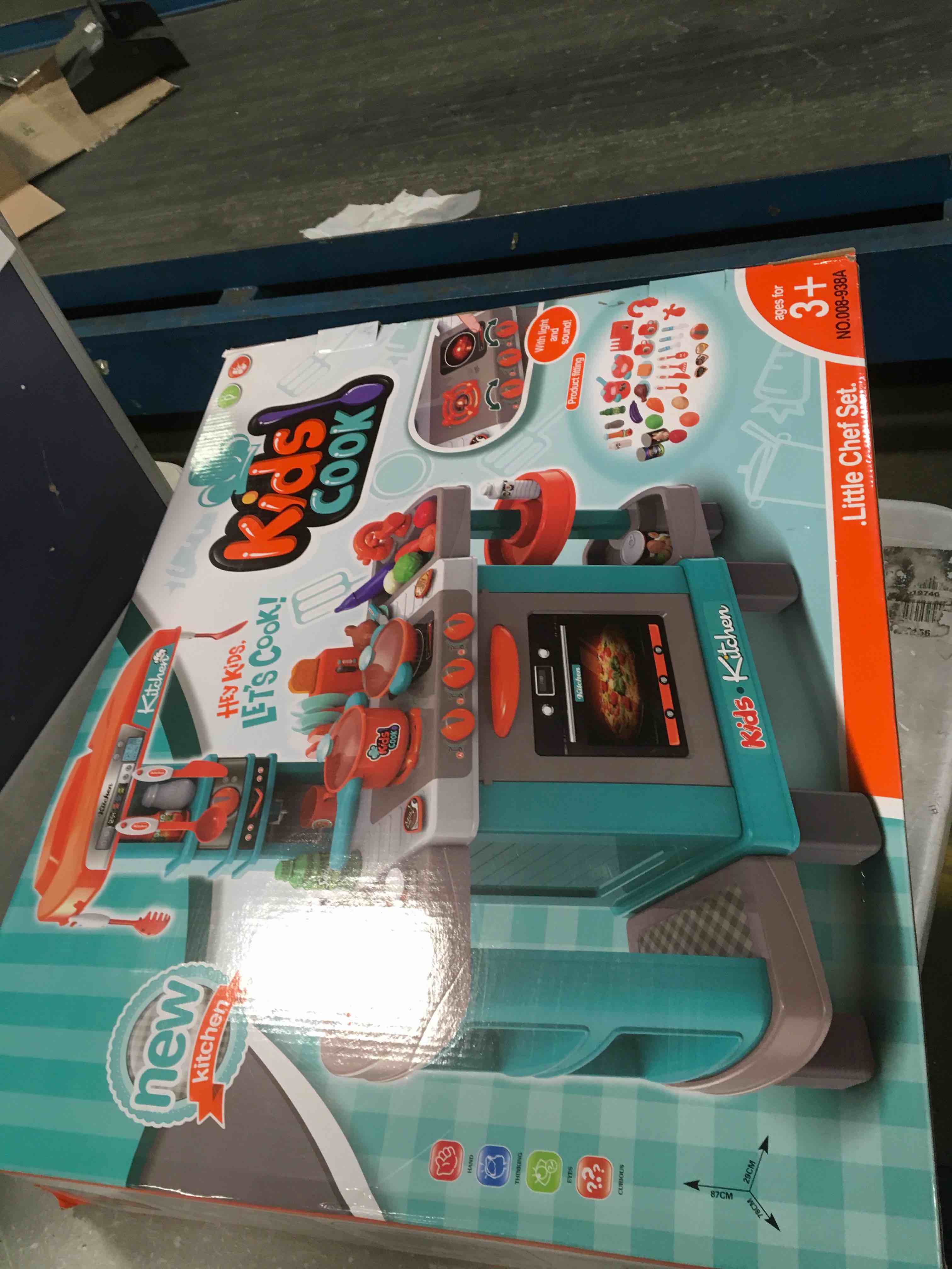 https://s3.amazonaws.com/lotting-images-prod/bidfta/BLU5852773_1703781074259.jpeg