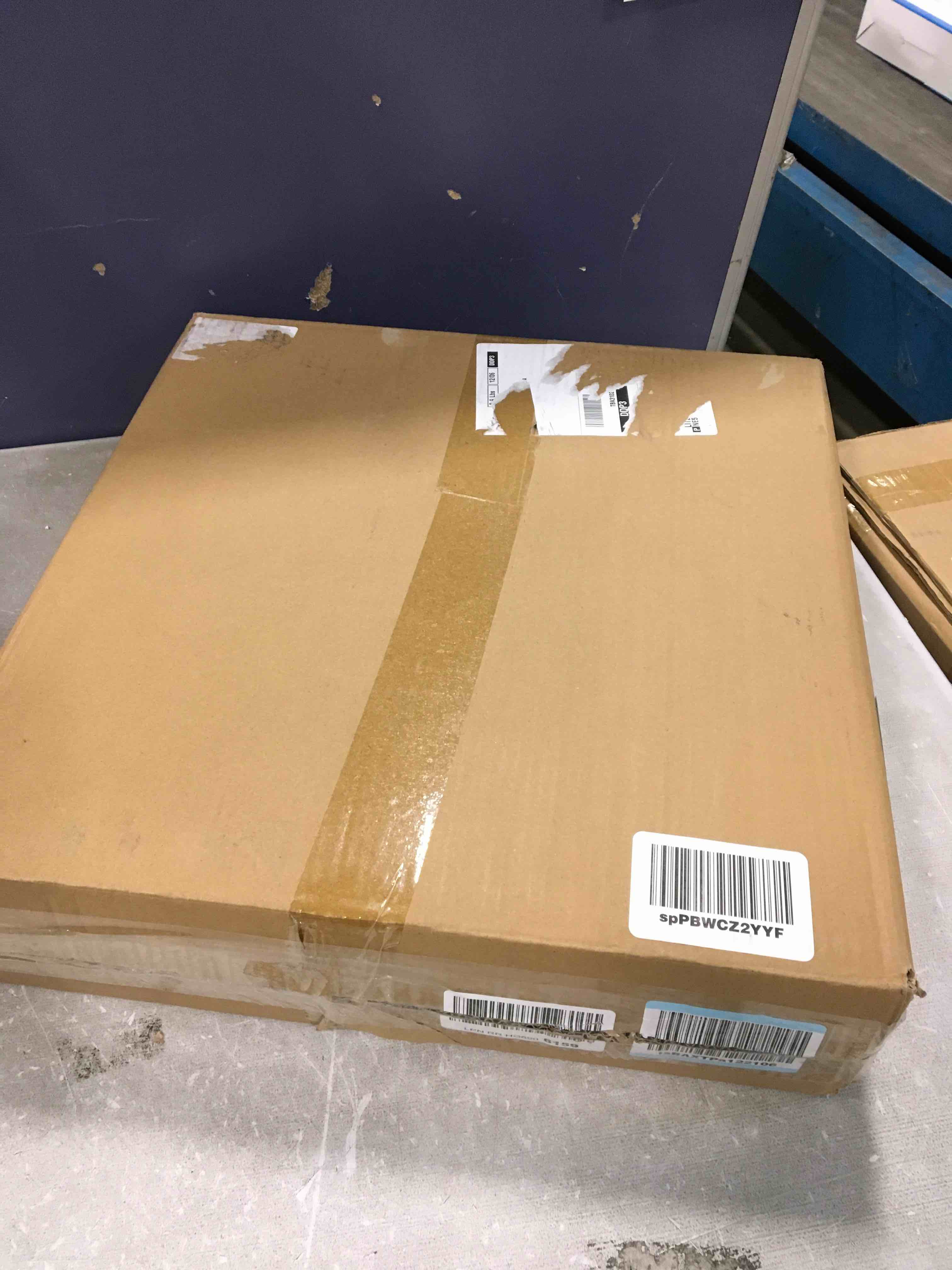 https://s3.amazonaws.com/lotting-images-prod/bidfta/BLU5852856_1703793409911.jpeg