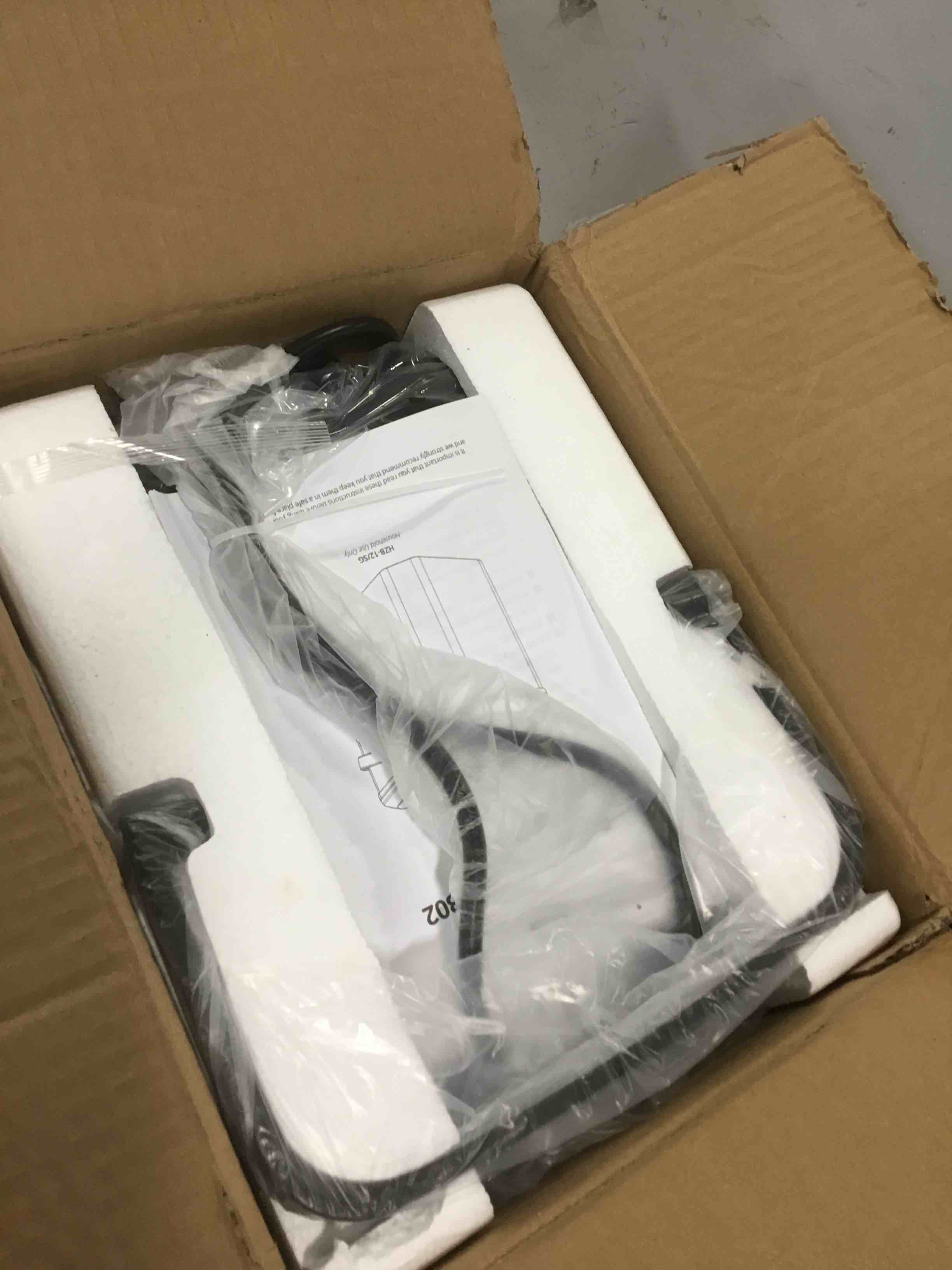 https://s3.amazonaws.com/lotting-images-prod/bidfta/BLU5853033_1704200886118.jpeg