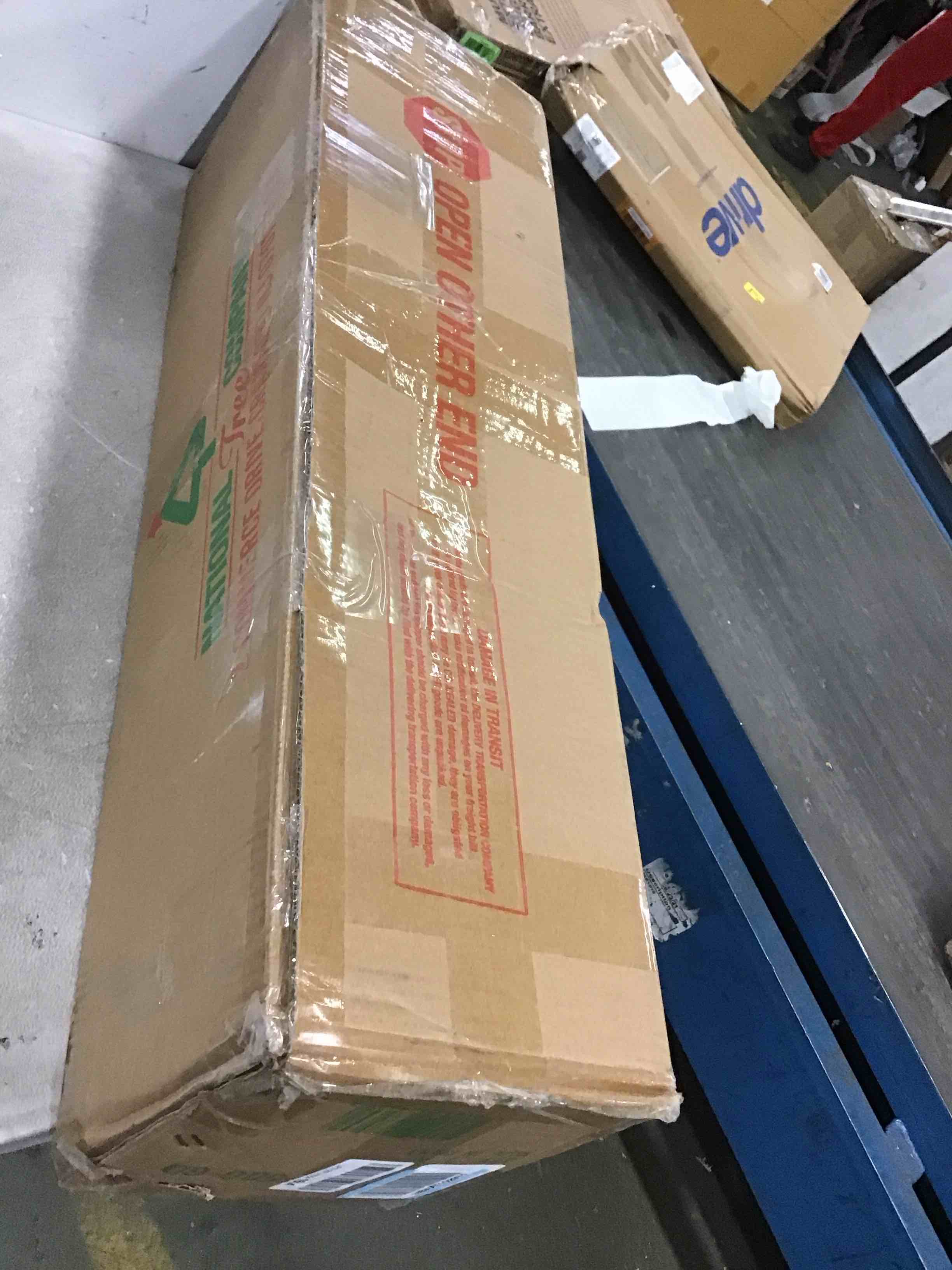 https://s3.amazonaws.com/lotting-images-prod/bidfta/BLU5853201_1704228109574.jpeg
