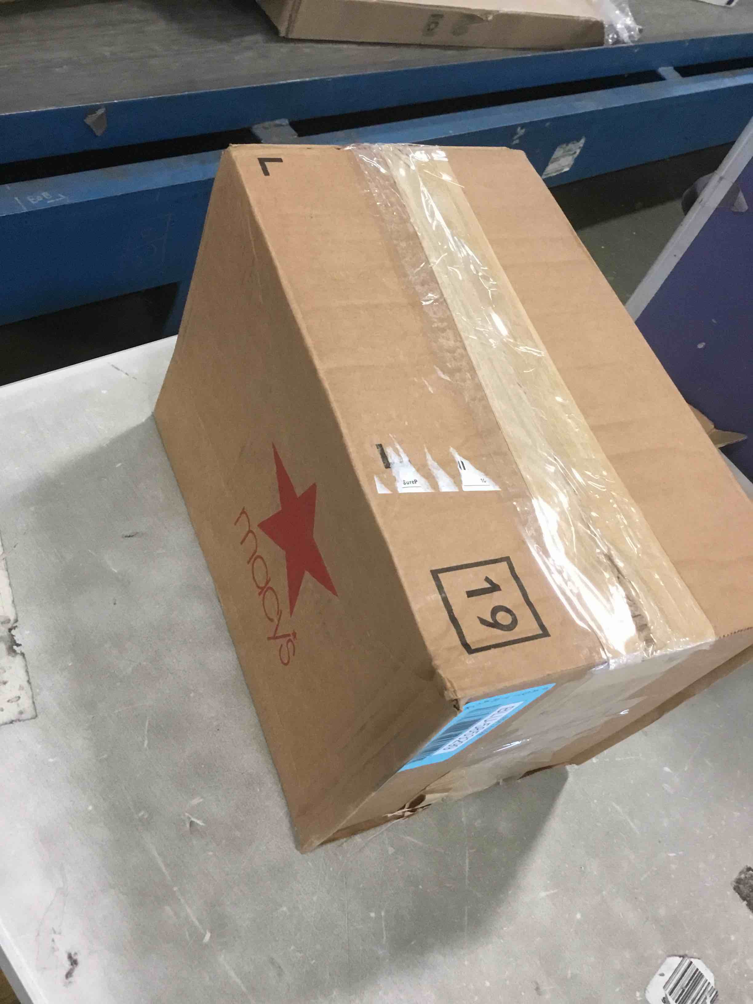 https://s3.amazonaws.com/lotting-images-prod/bidfta/BLU5853299_1704293398135.jpeg