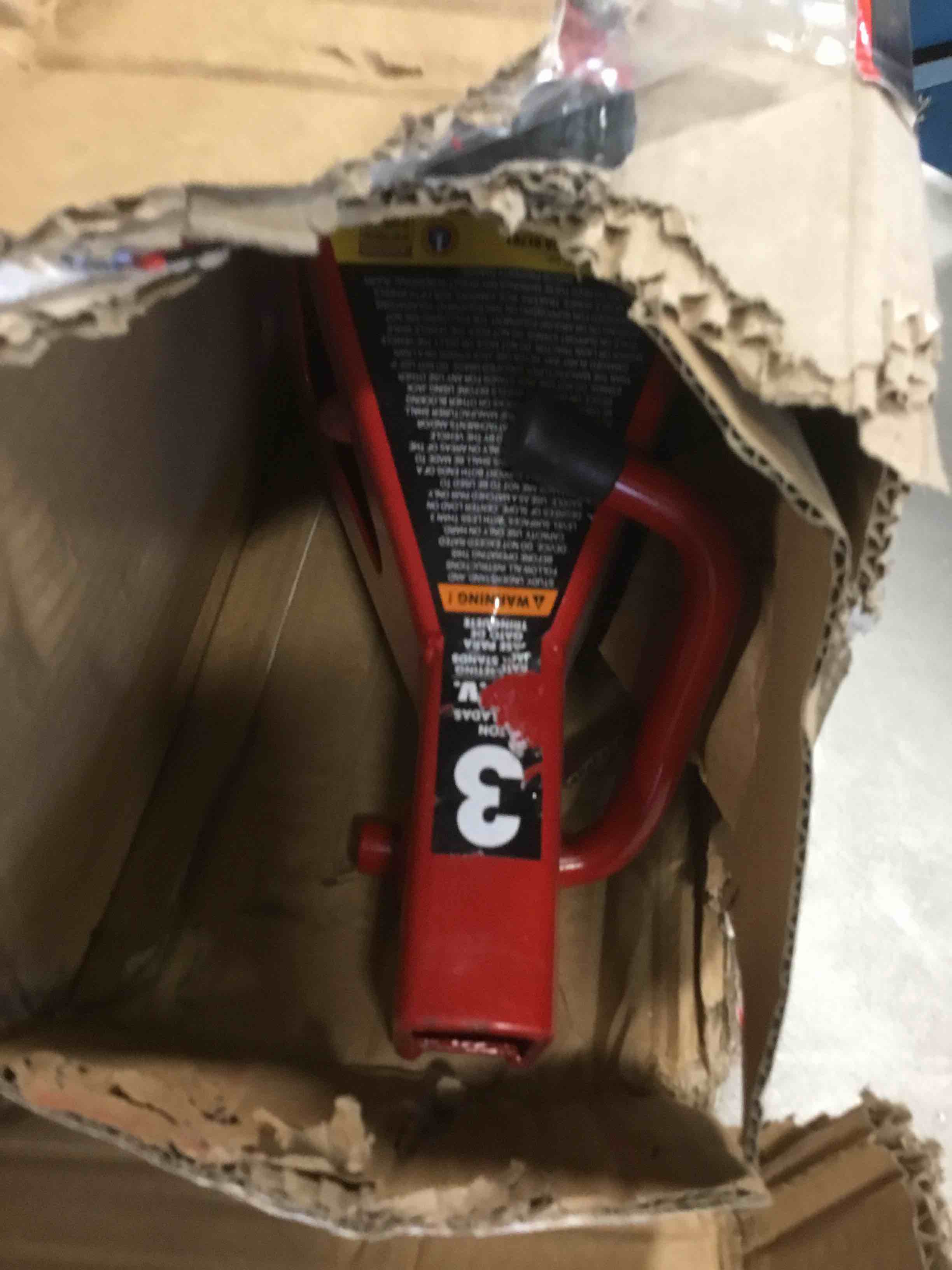 https://s3.amazonaws.com/lotting-images-prod/bidfta/BLU5853324_1704297261123.jpeg