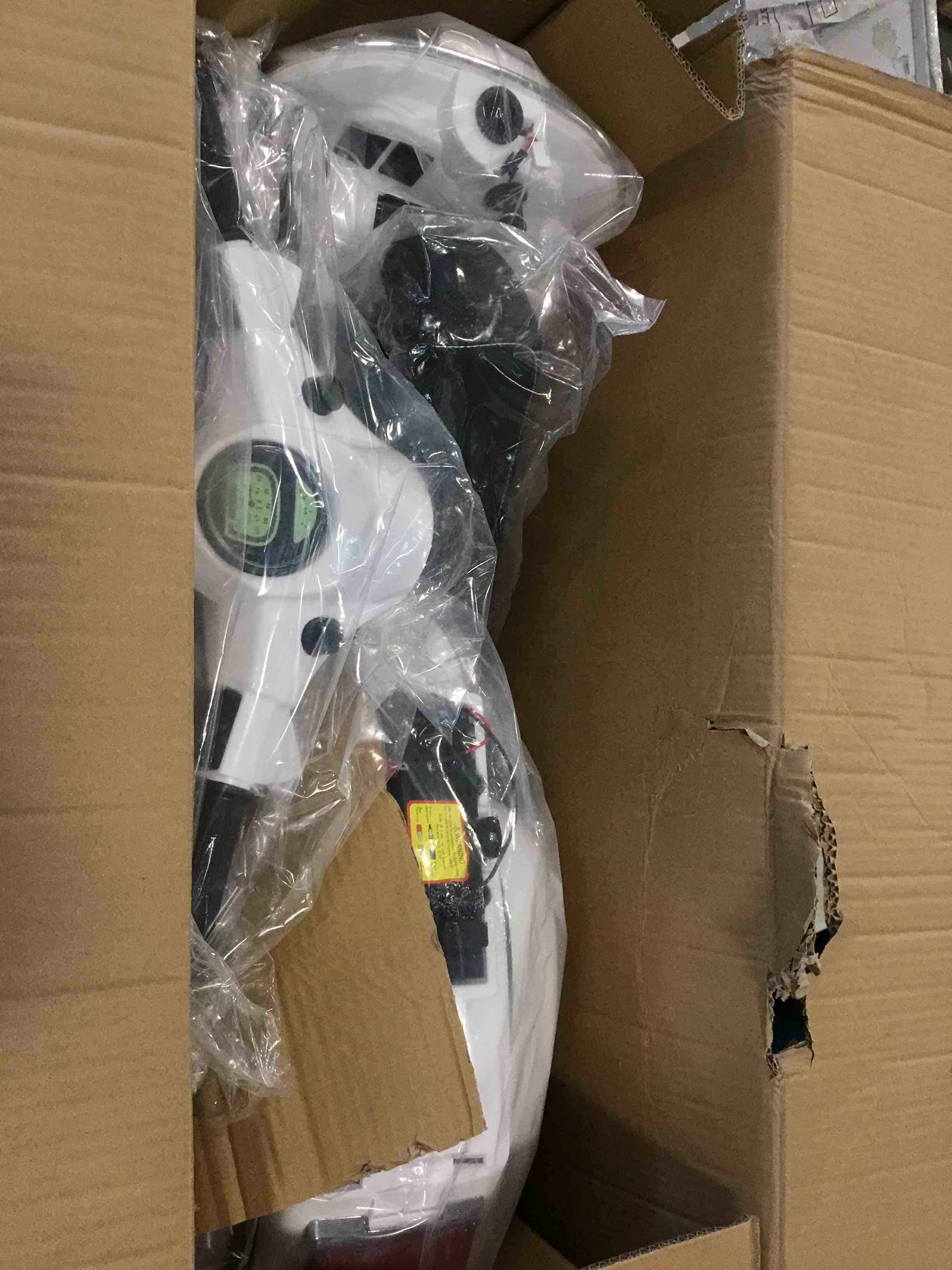 https://s3.amazonaws.com/lotting-images-prod/bidfta/BLU5853991_1703693262488.jpeg