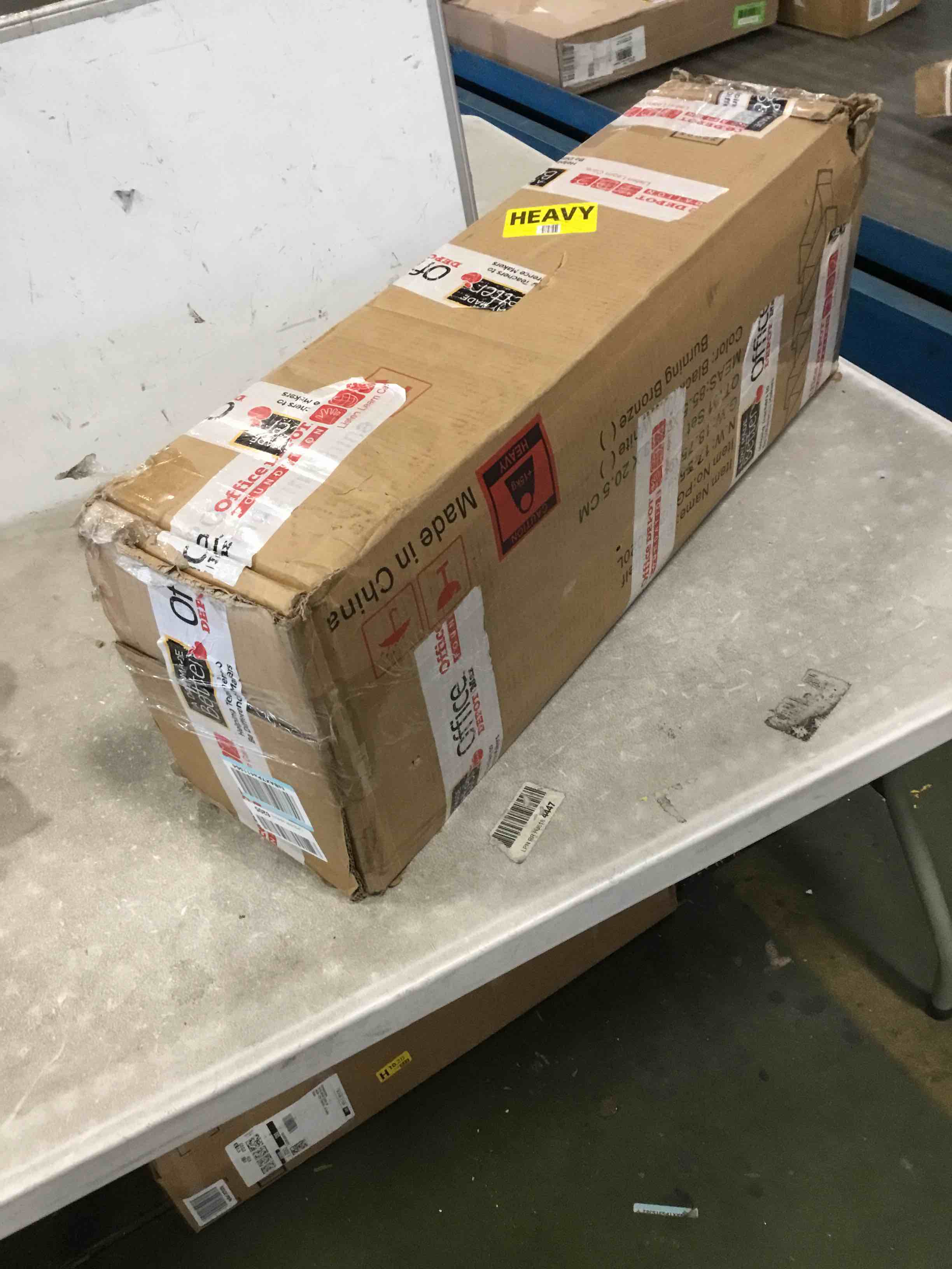 https://s3.amazonaws.com/lotting-images-prod/bidfta/BLU5853994_1703693640831.jpeg