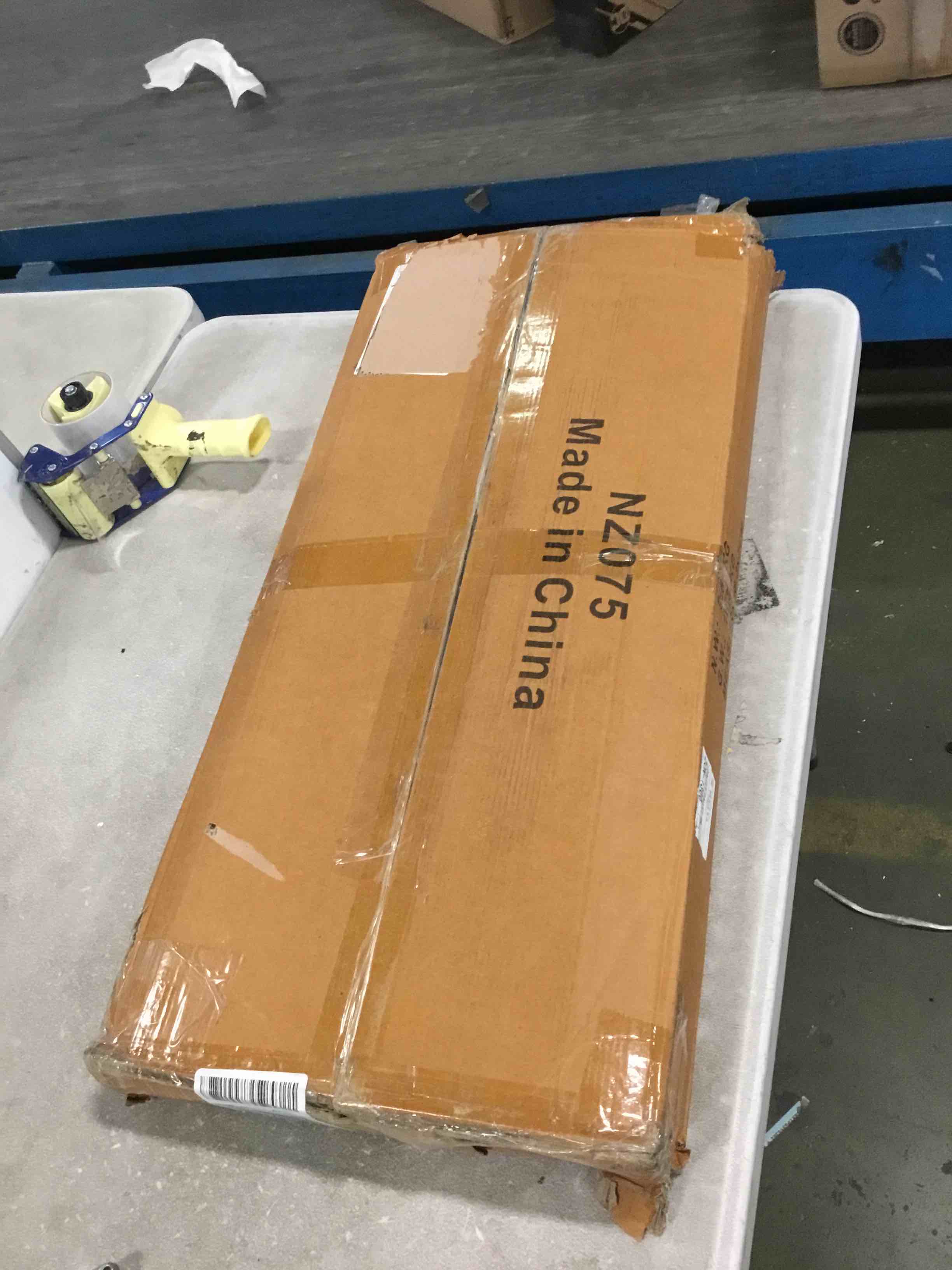 https://s3.amazonaws.com/lotting-images-prod/bidfta/BLU5854007_1703695724200.jpeg
