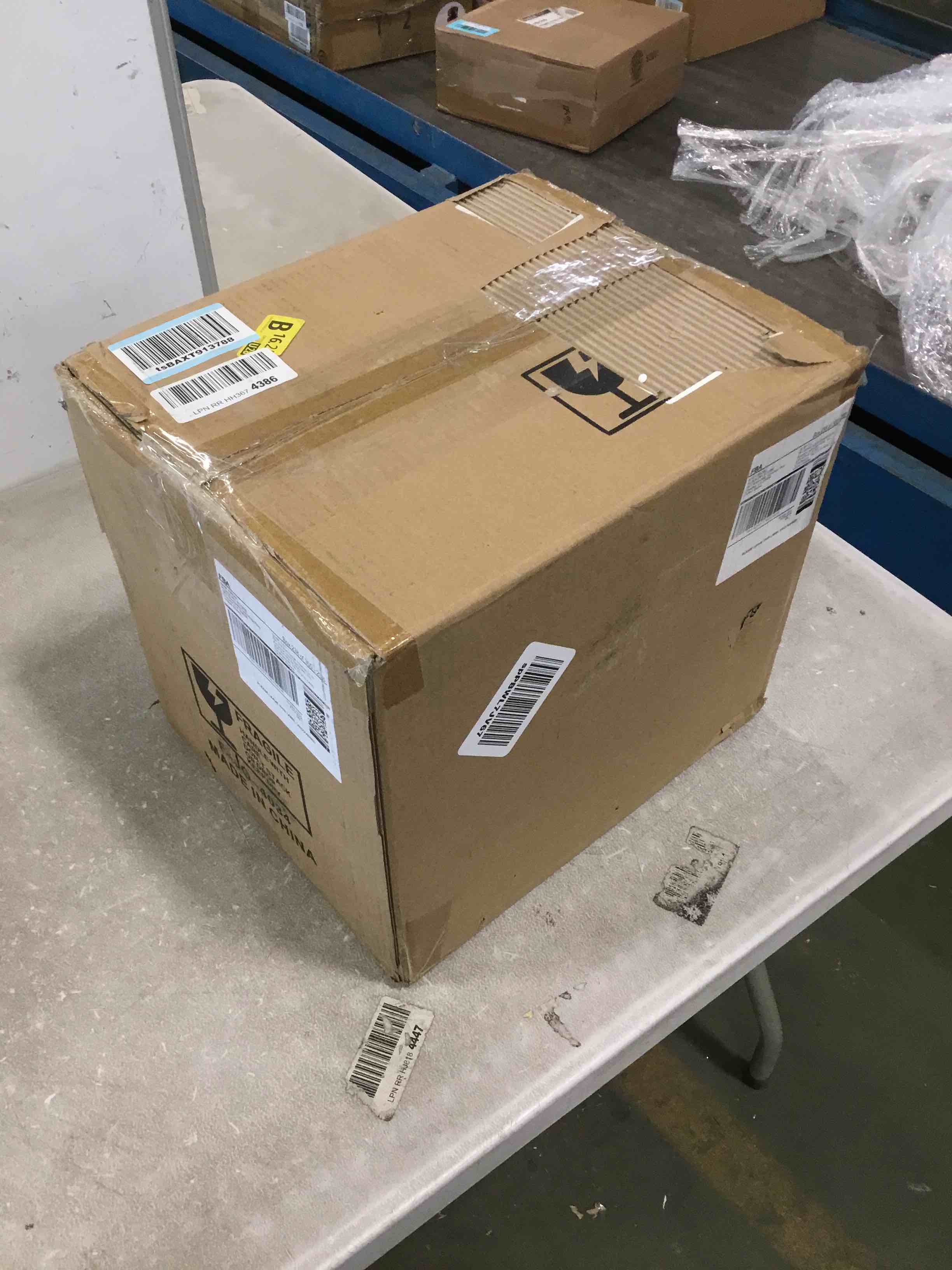 https://s3.amazonaws.com/lotting-images-prod/bidfta/BLU5854102_1703709392093.jpeg