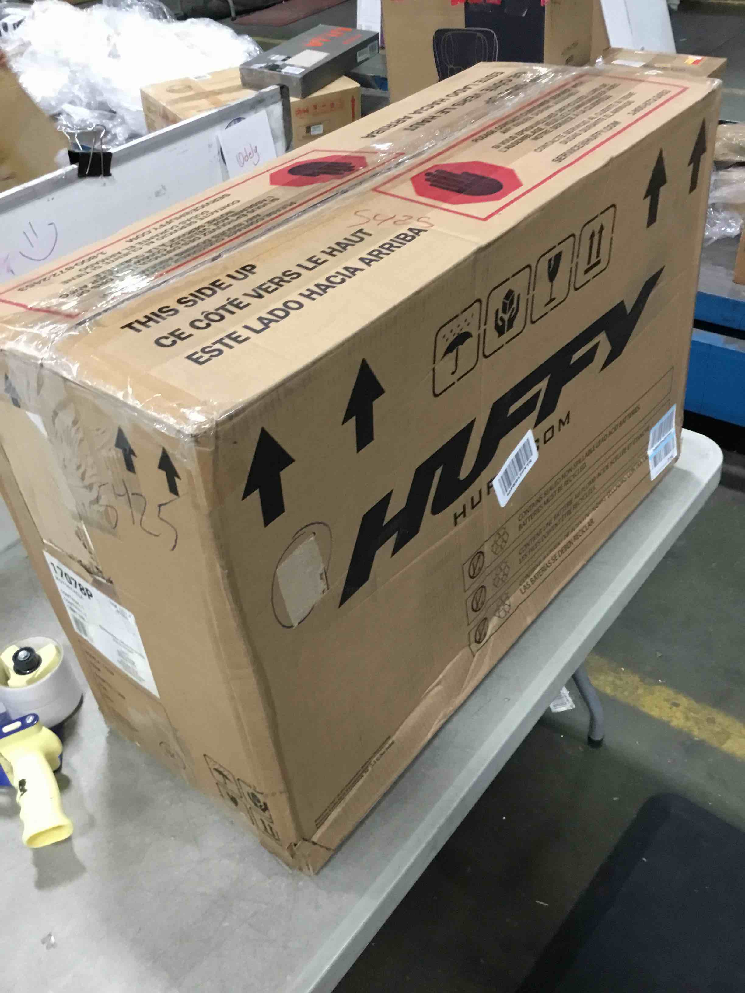 https://s3.amazonaws.com/lotting-images-prod/bidfta/BLU5854413_1703853877538.jpeg