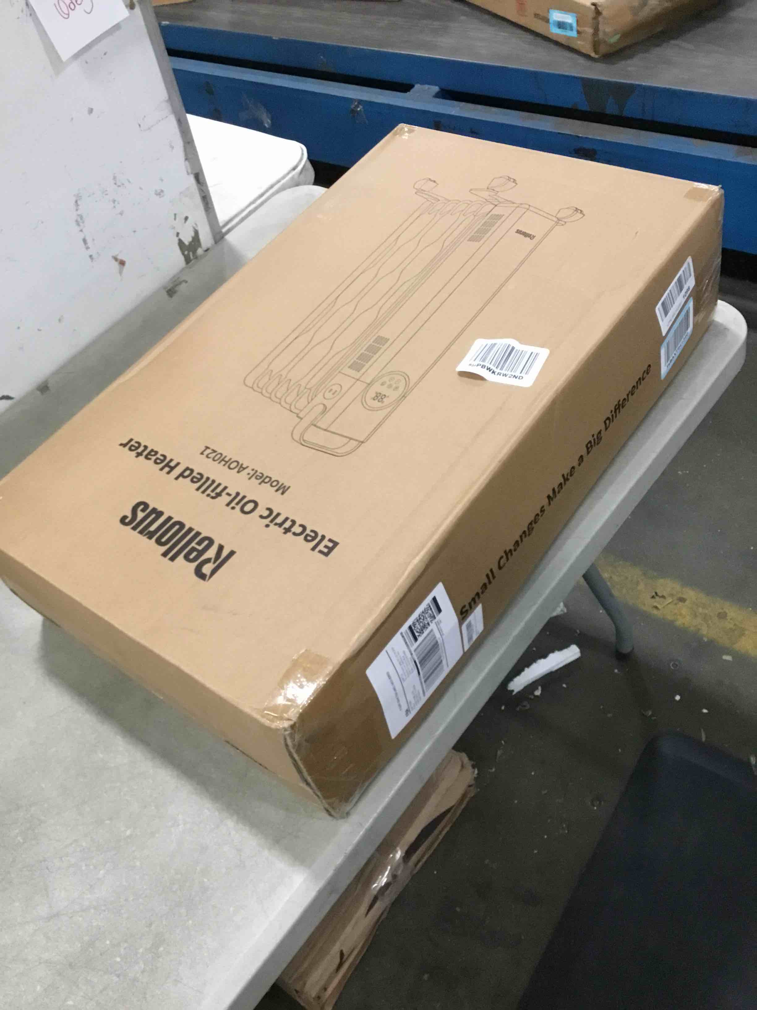 https://s3.amazonaws.com/lotting-images-prod/bidfta/BLU5854562_1703878574642.jpeg