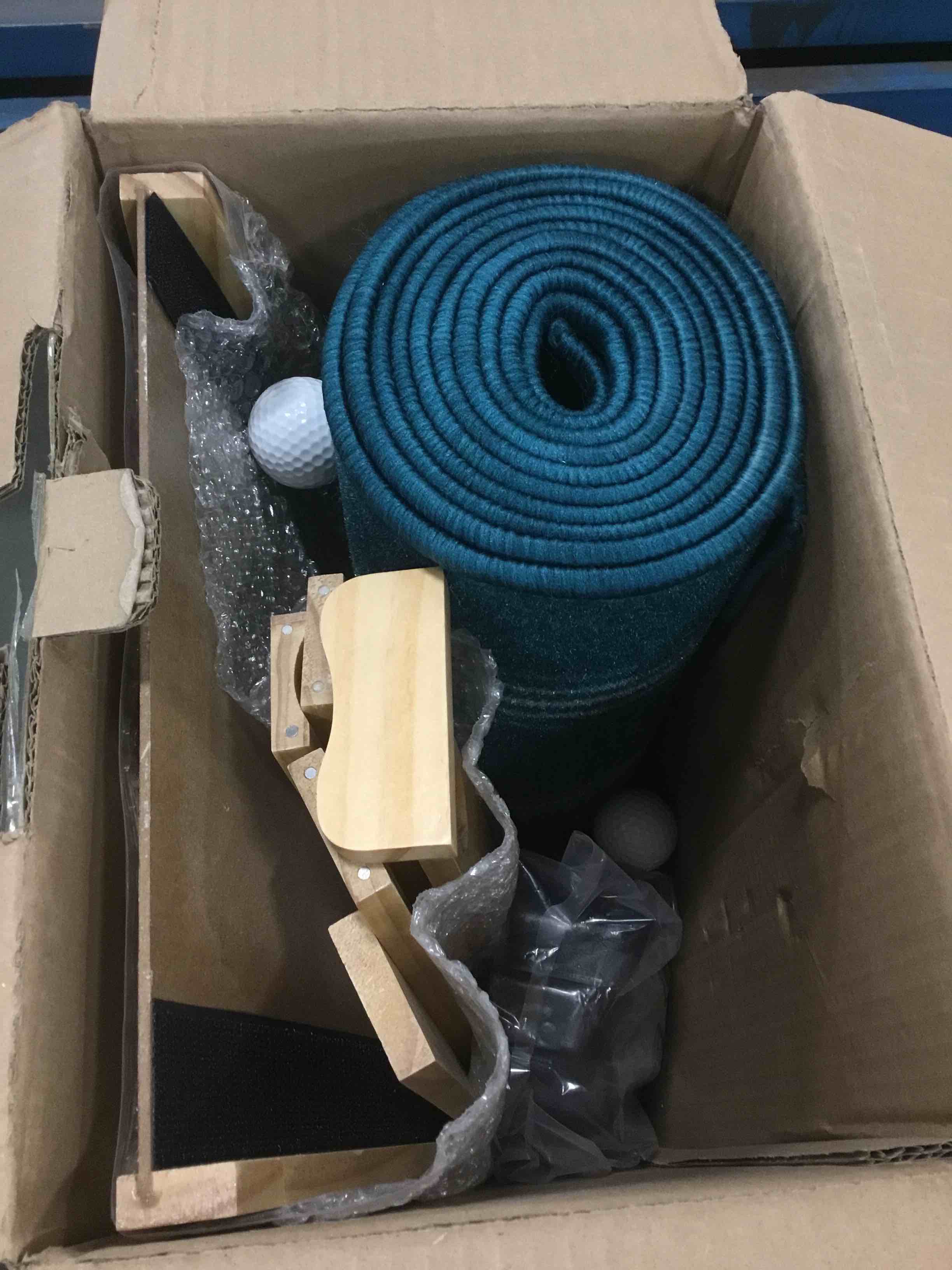 https://s3.amazonaws.com/lotting-images-prod/bidfta/BLU5854707_1703956718210.jpeg