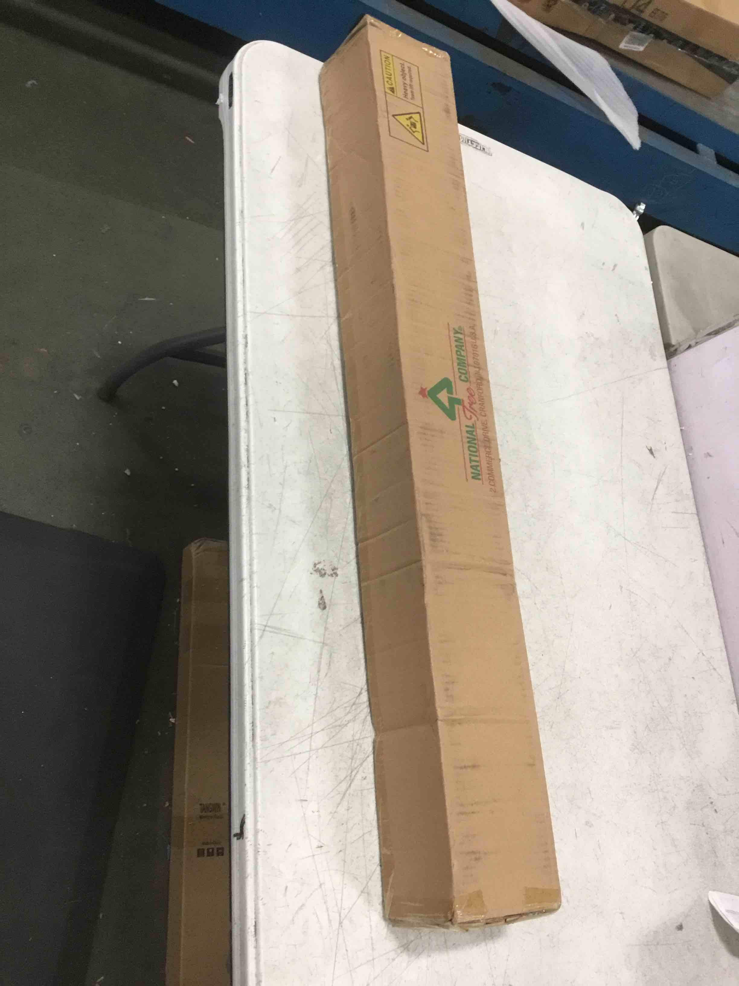https://s3.amazonaws.com/lotting-images-prod/bidfta/BLU5854720_1703960644675.jpeg