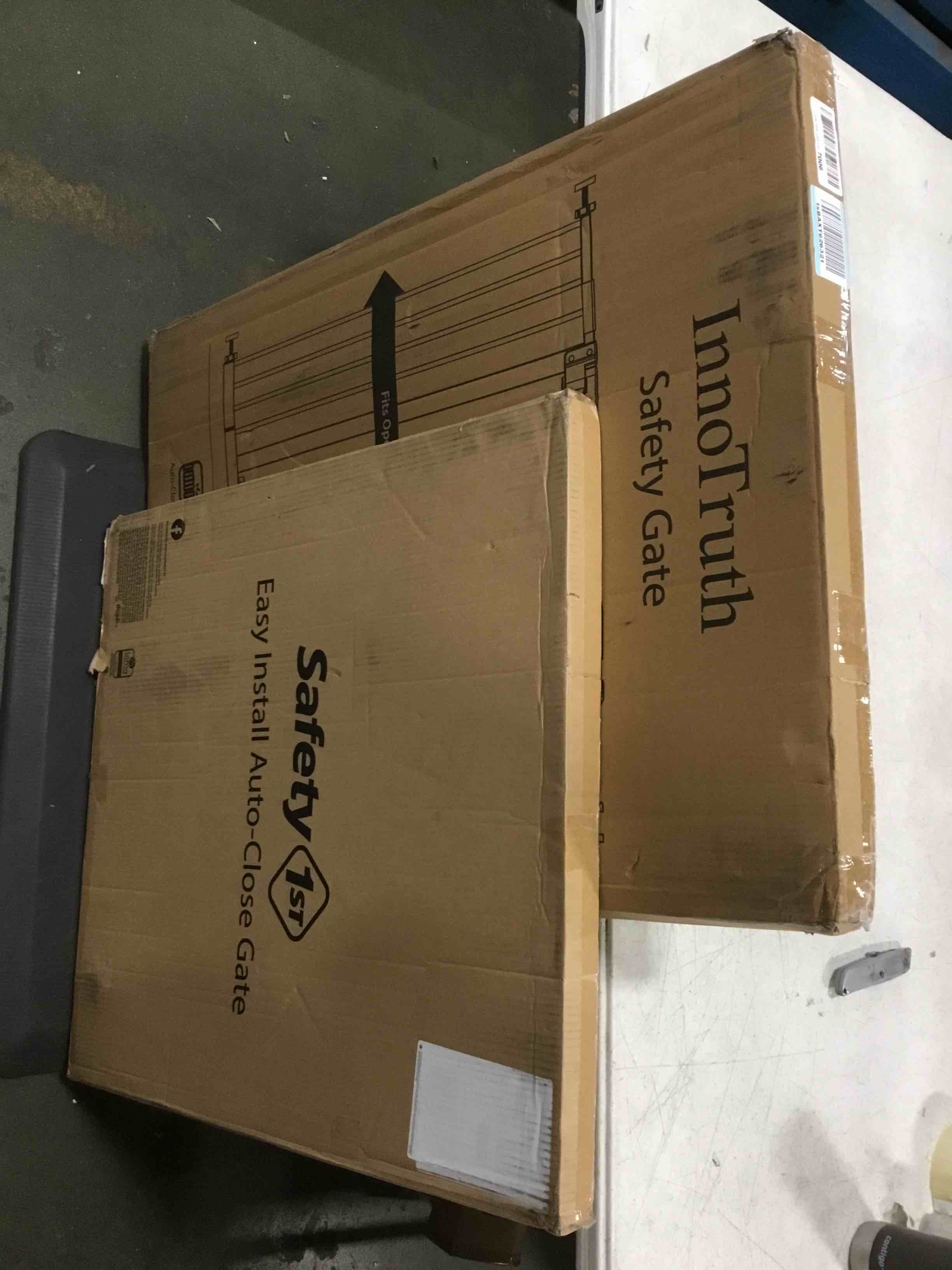 https://s3.amazonaws.com/lotting-images-prod/bidfta/BLU5854904_1704209894084.jpeg