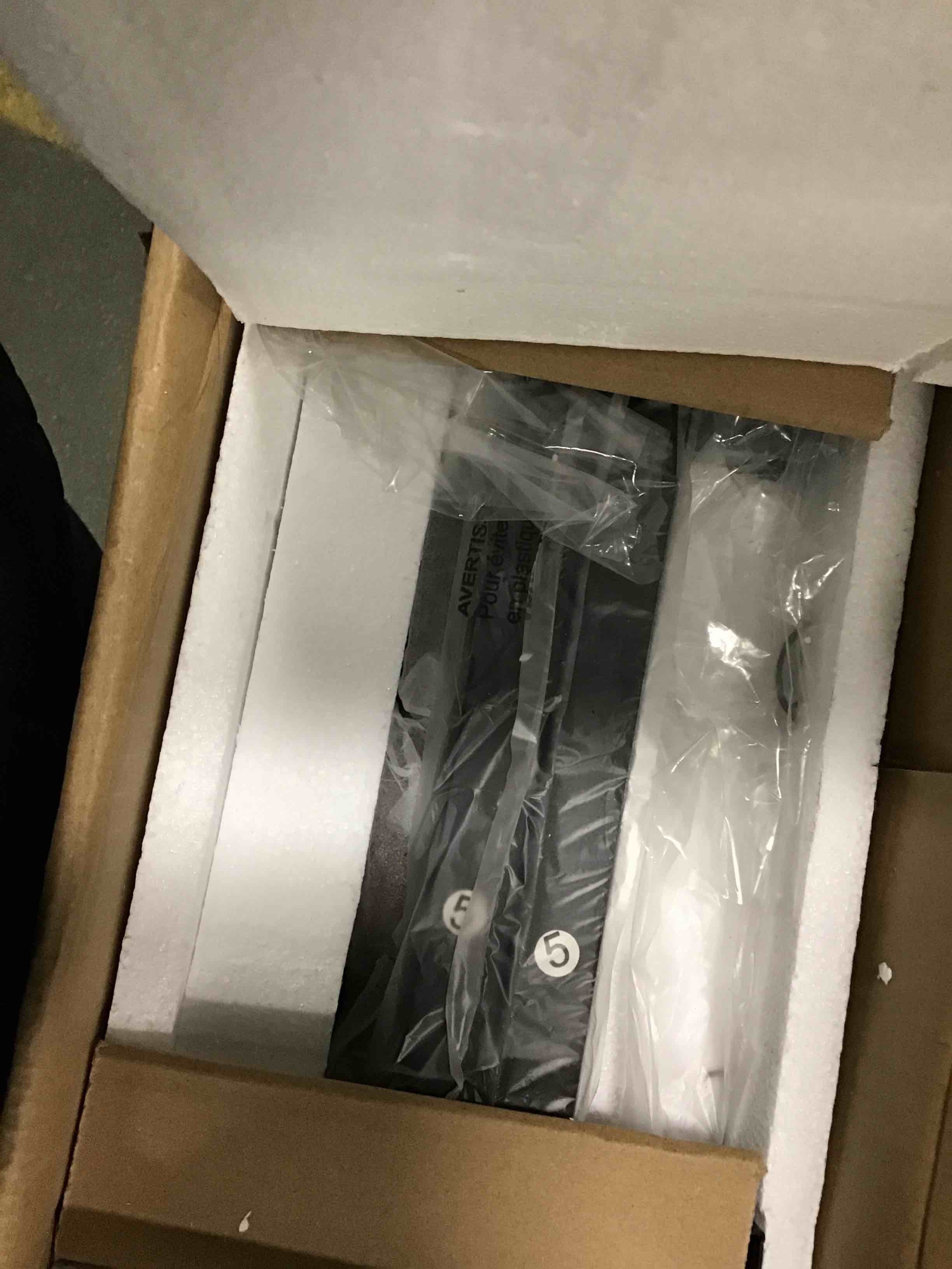 https://s3.amazonaws.com/lotting-images-prod/bidfta/BLU5854944_1703764041941.jpeg