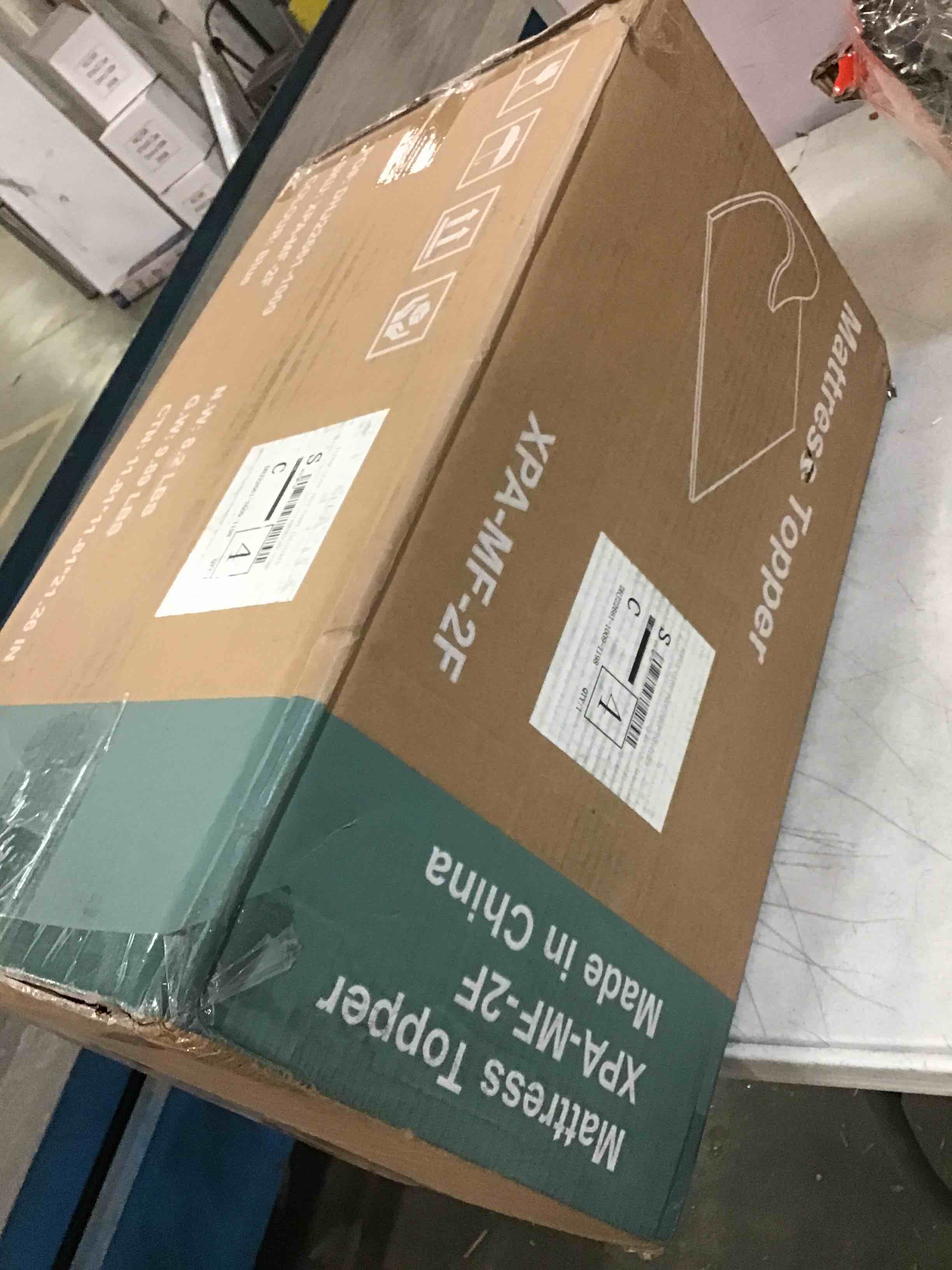 https://s3.amazonaws.com/lotting-images-prod/bidfta/BLU5855891_1703954542440.jpeg