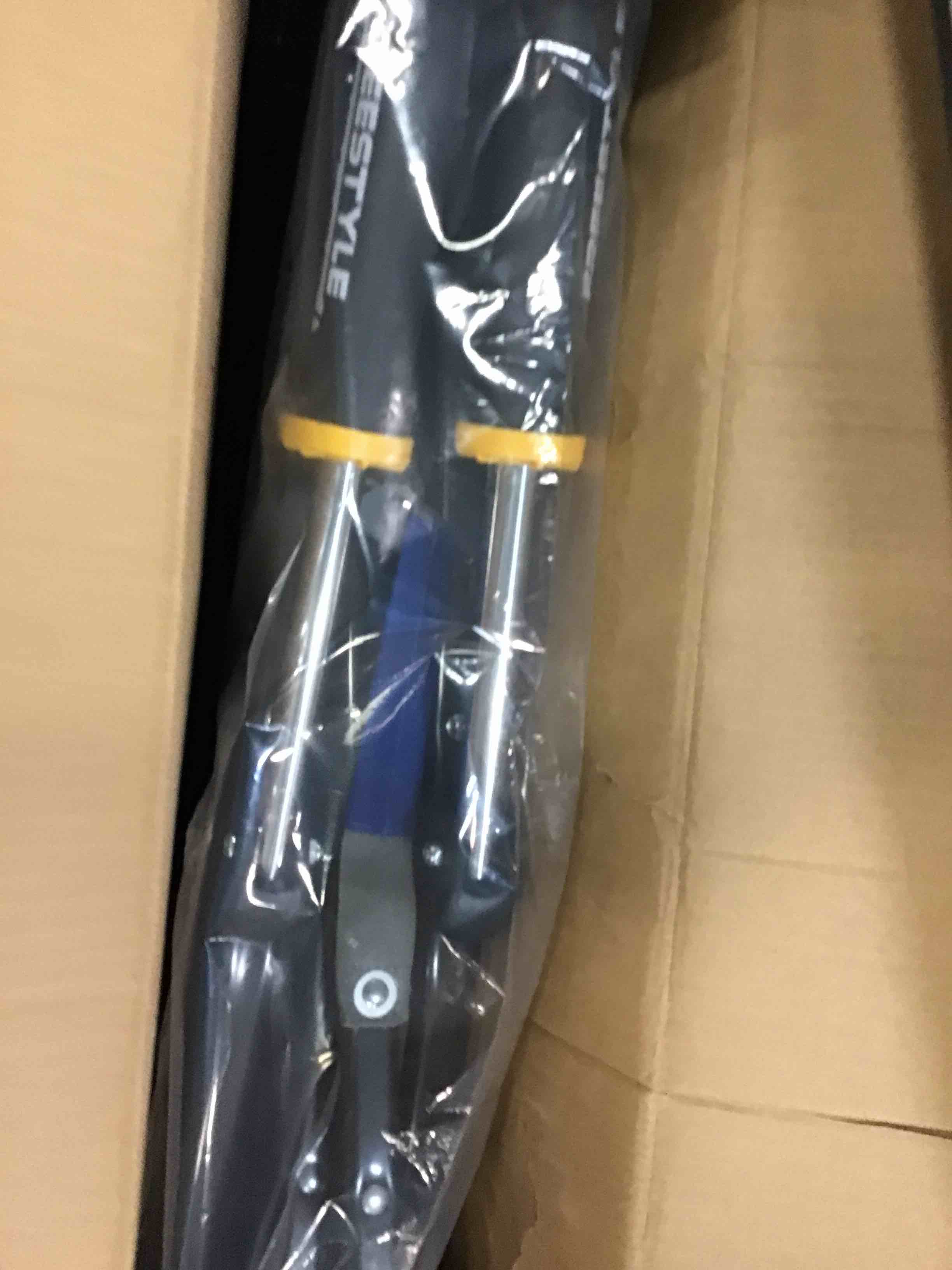 https://s3.amazonaws.com/lotting-images-prod/bidfta/BLU5856051_1703968633827.jpeg