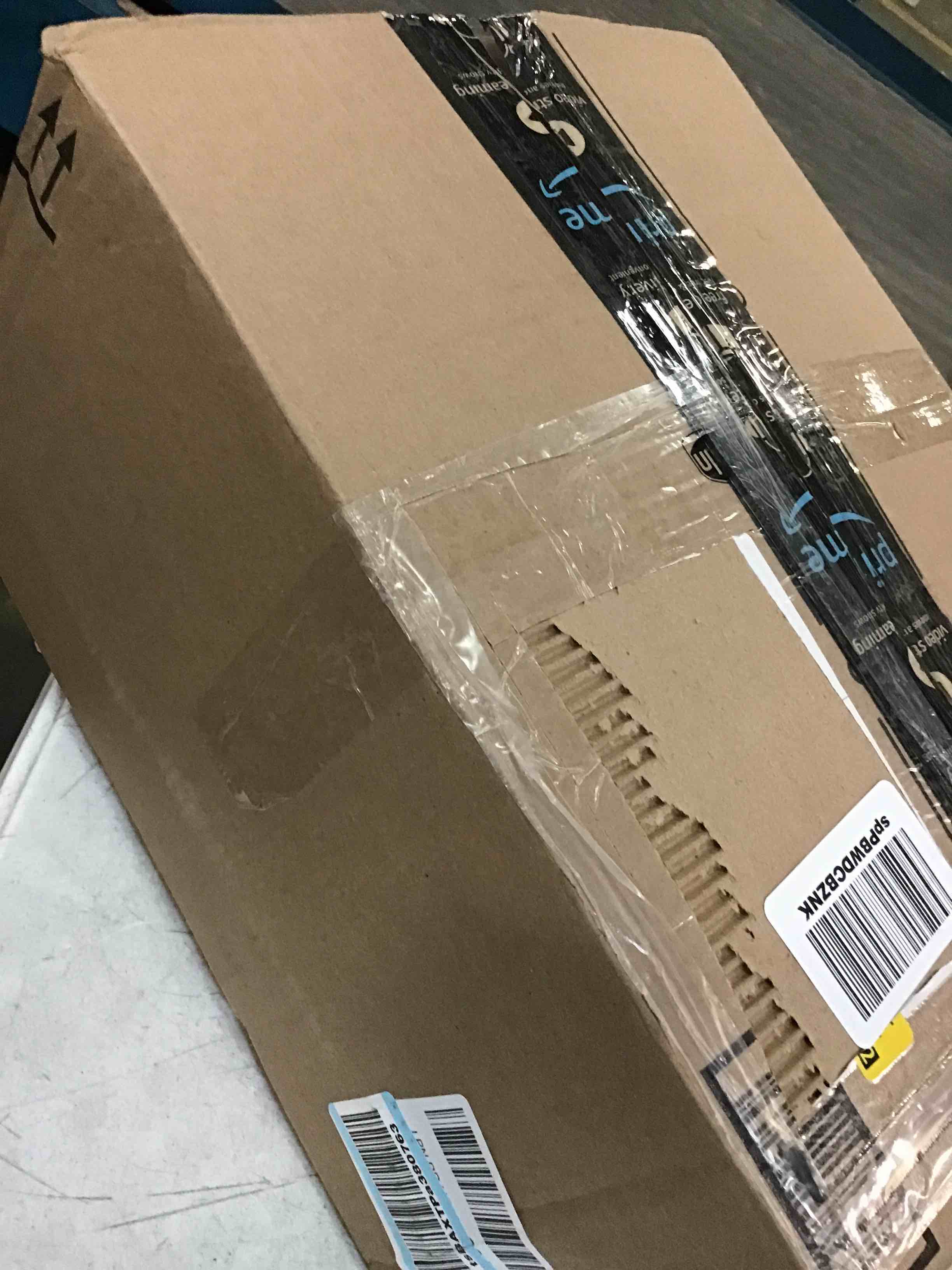 https://s3.amazonaws.com/lotting-images-prod/bidfta/BLU5856074_1703970561397.jpeg