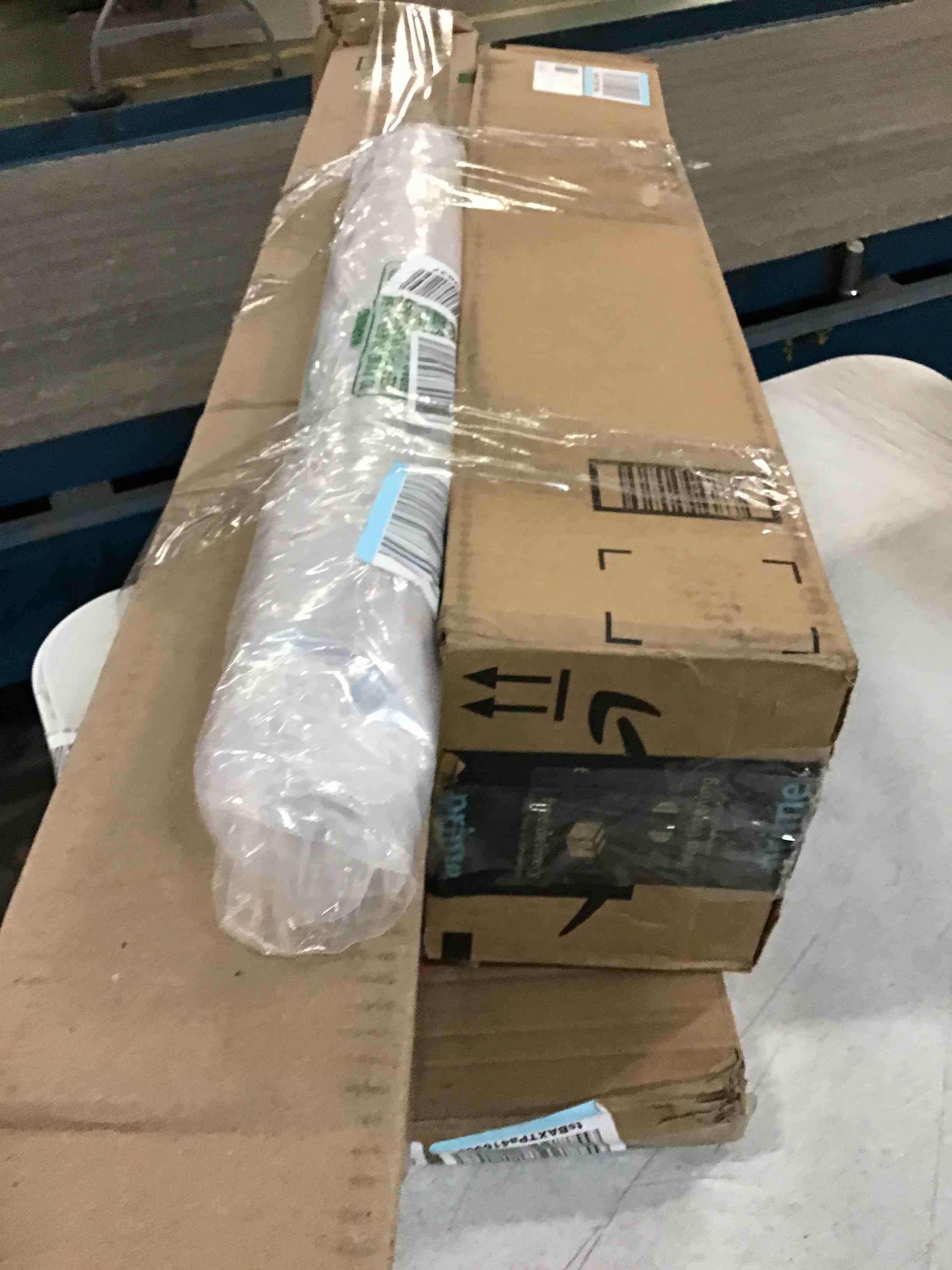 https://s3.amazonaws.com/lotting-images-prod/bidfta/BLU5856076_1703970775366.jpeg