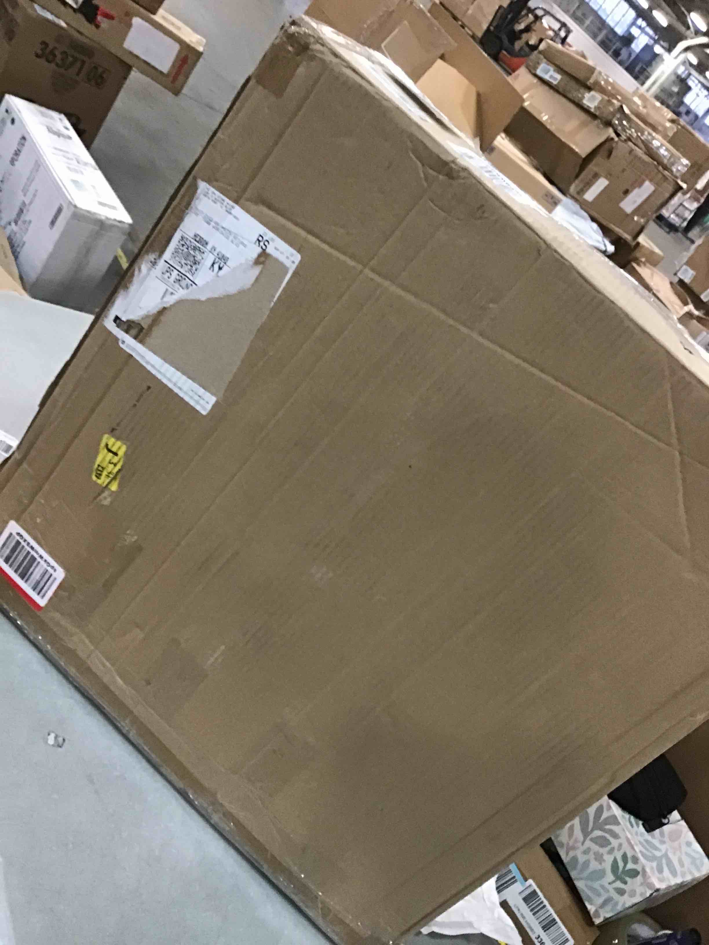https://s3.amazonaws.com/lotting-images-prod/bidfta/BLU5856200_1704203579558.jpeg