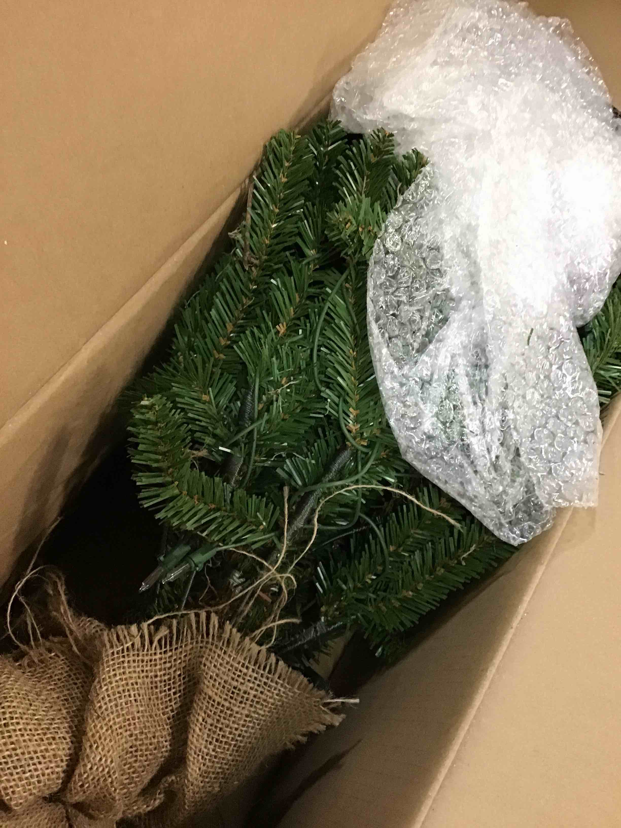 https://s3.amazonaws.com/lotting-images-prod/bidfta/BLU5856417_1704225194633.jpeg