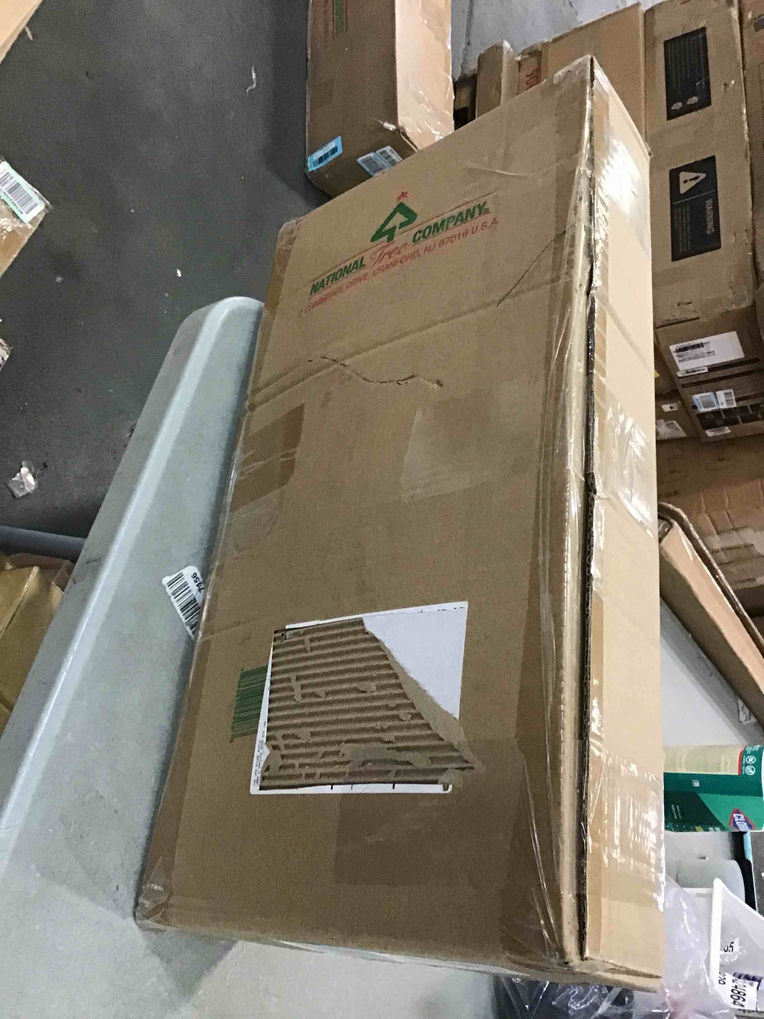 https://s3.amazonaws.com/lotting-images-prod/bidfta/BLU5856423_1704226656436.jpeg