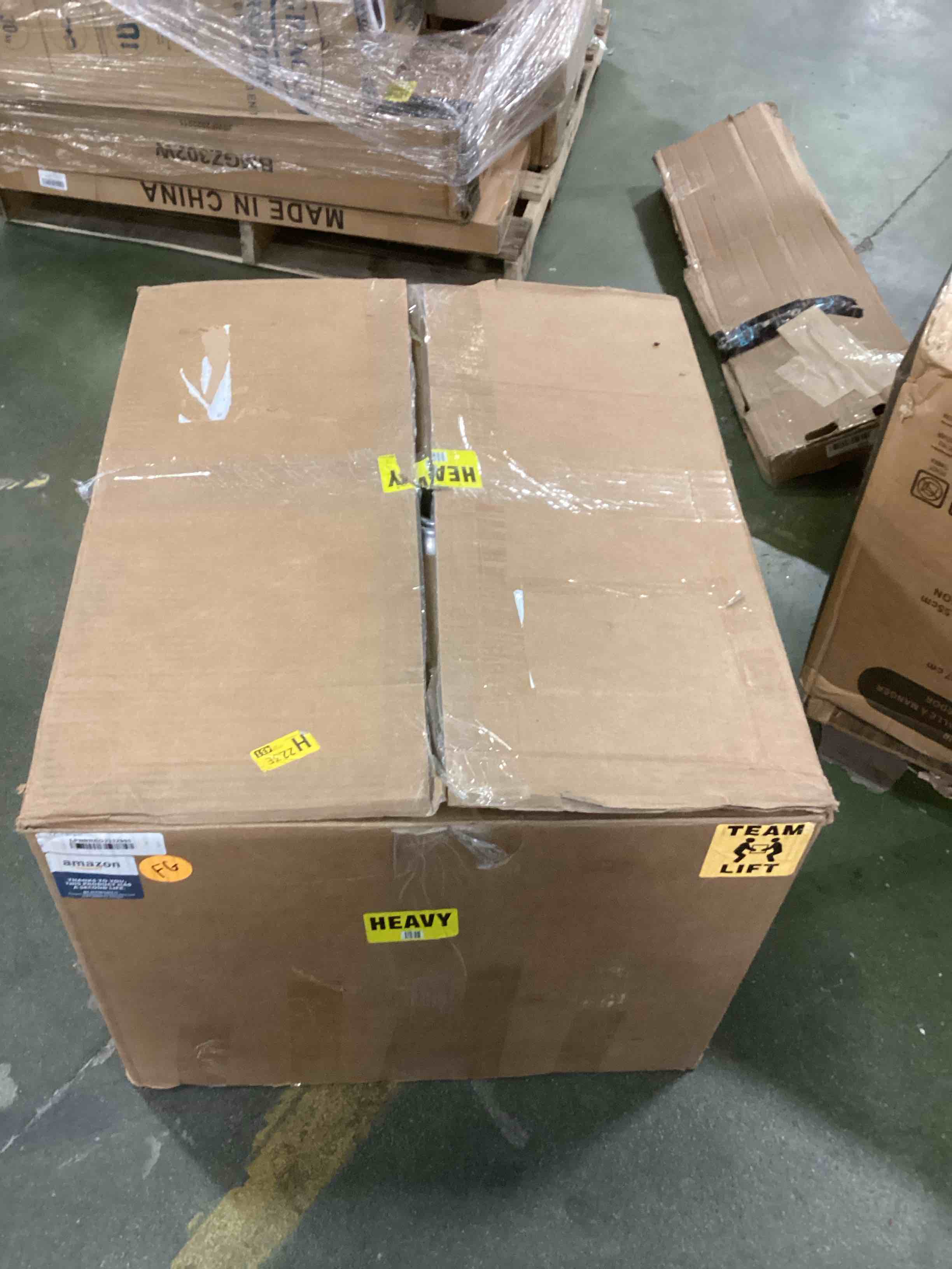 https://s3.amazonaws.com/lotting-images-prod/bidfta/BLU5856451_1704199589008.jpeg