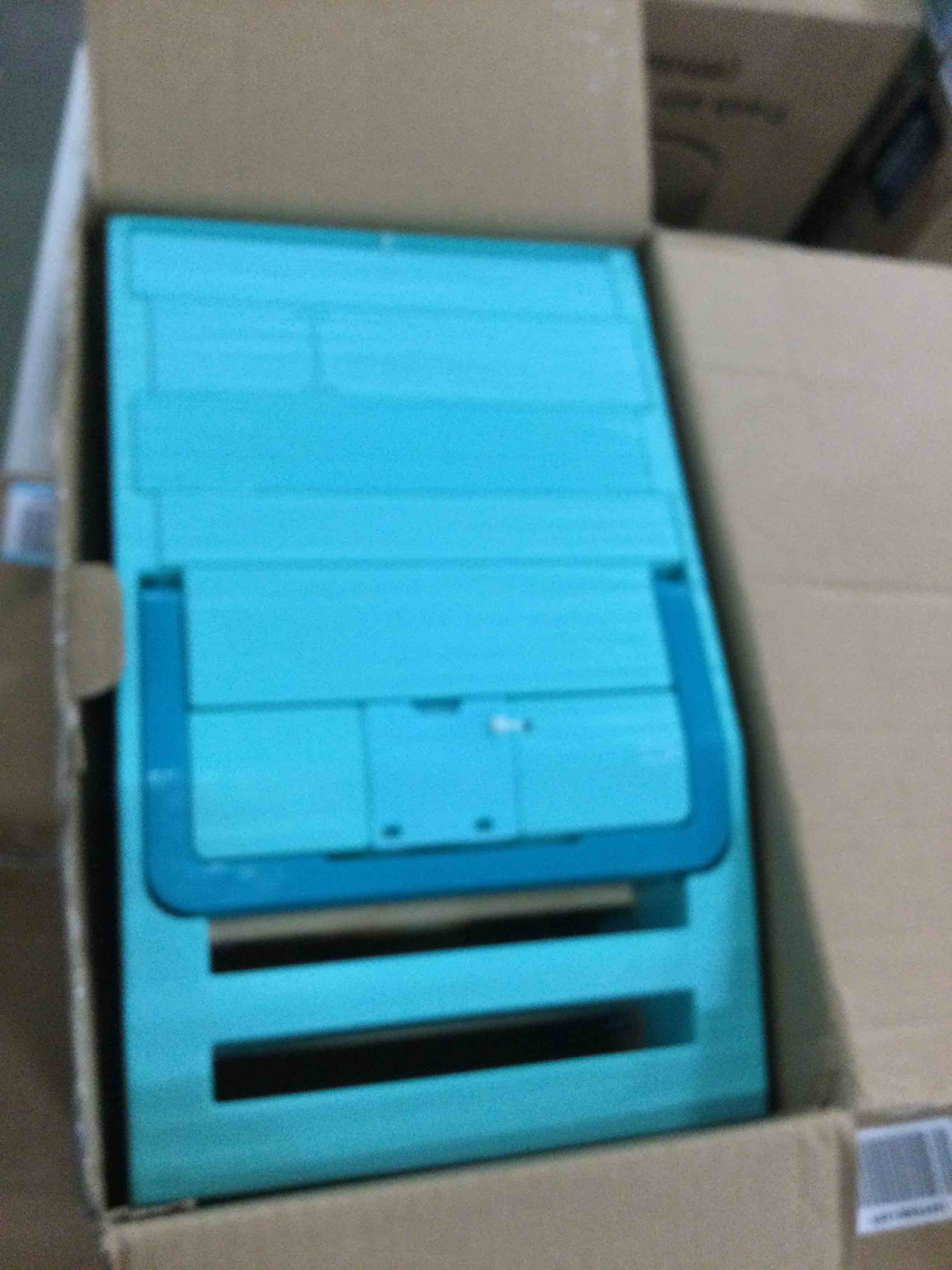 https://s3.amazonaws.com/lotting-images-prod/bidfta/BLU5856706_1704288764307.jpeg