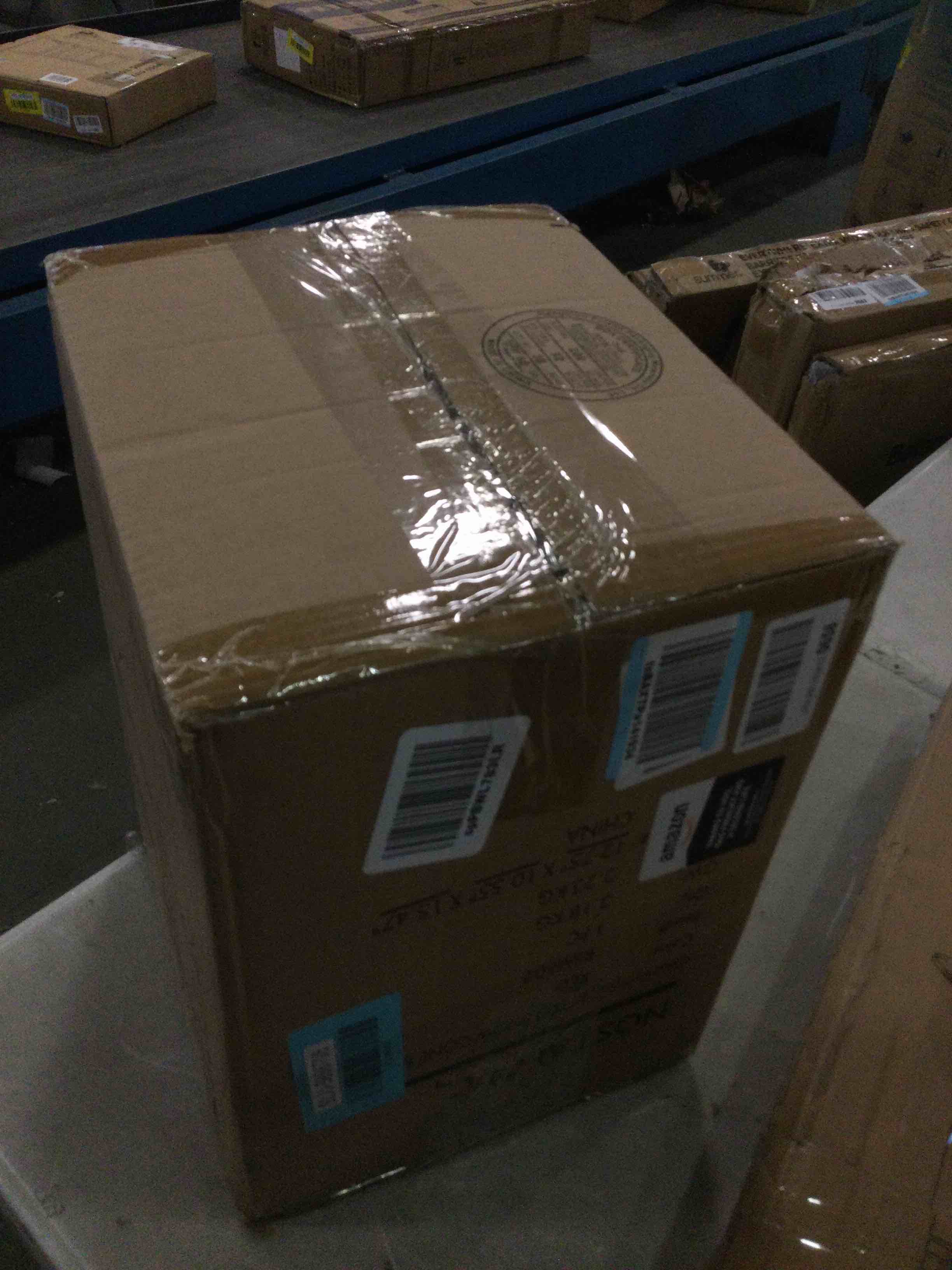 https://s3.amazonaws.com/lotting-images-prod/bidfta/BLU5856708_1704288966530.jpeg