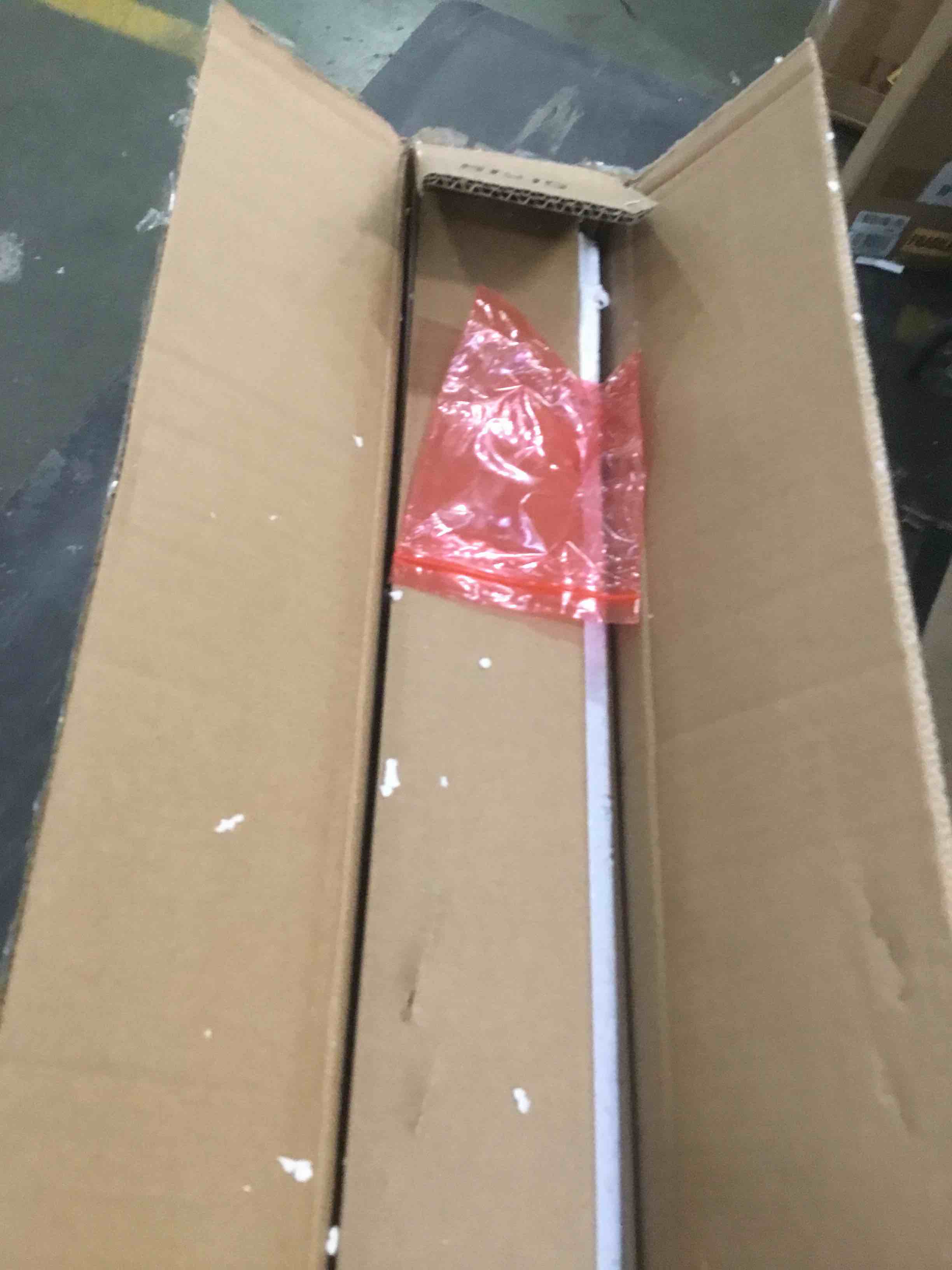 https://s3.amazonaws.com/lotting-images-prod/bidfta/BLU5857257_1704465890007.jpeg