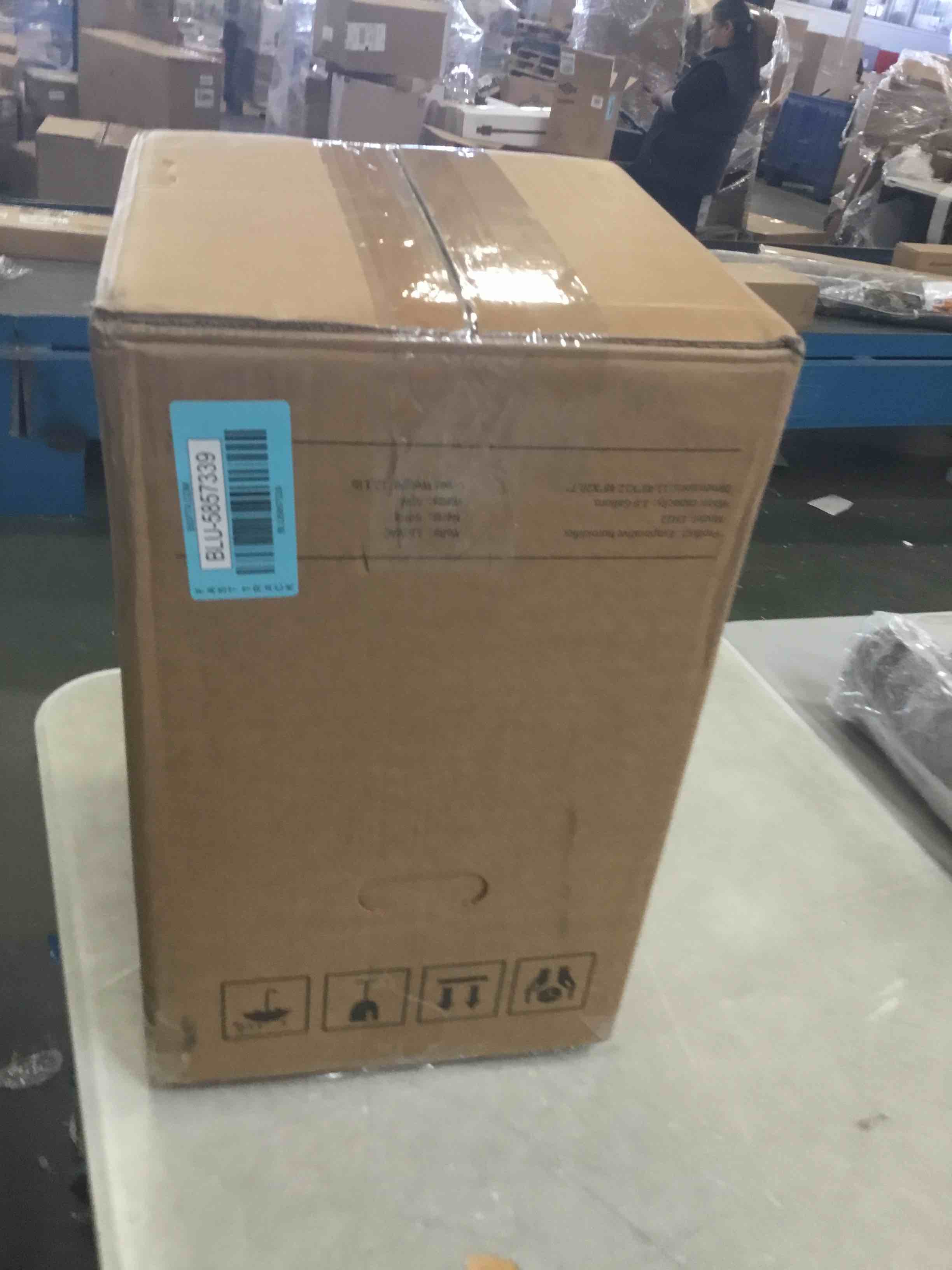 https://s3.amazonaws.com/lotting-images-prod/bidfta/BLU5857339_1704479145728.jpeg