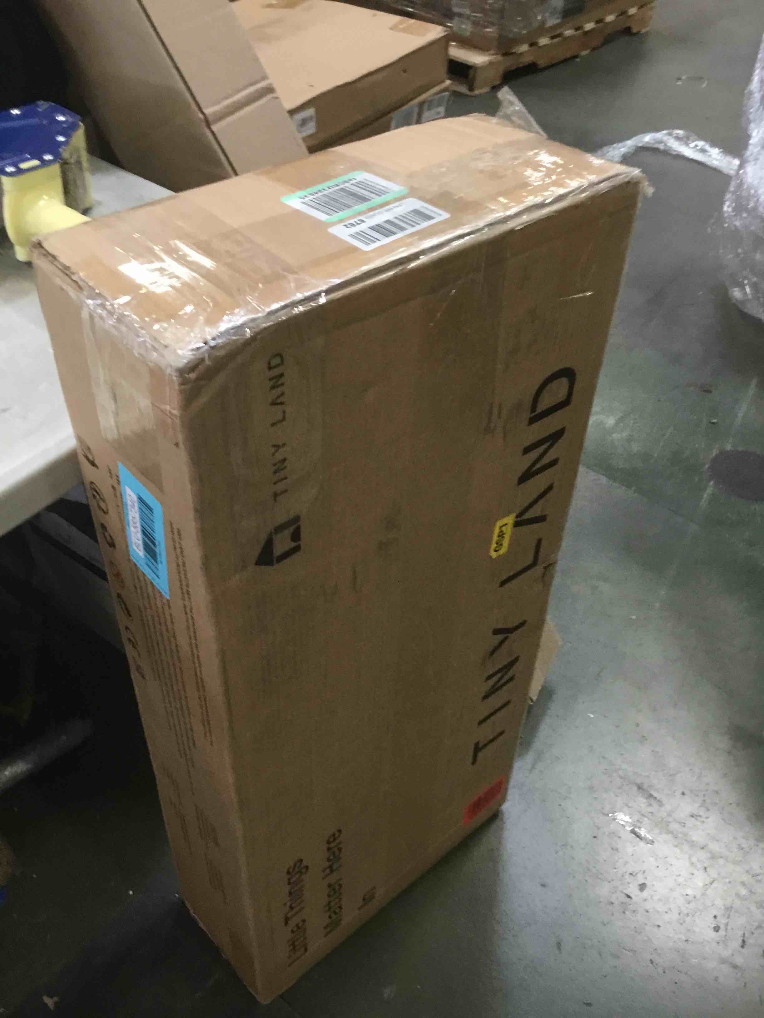 https://s3.amazonaws.com/lotting-images-prod/bidfta/BLU5857340_1704479248331.jpeg