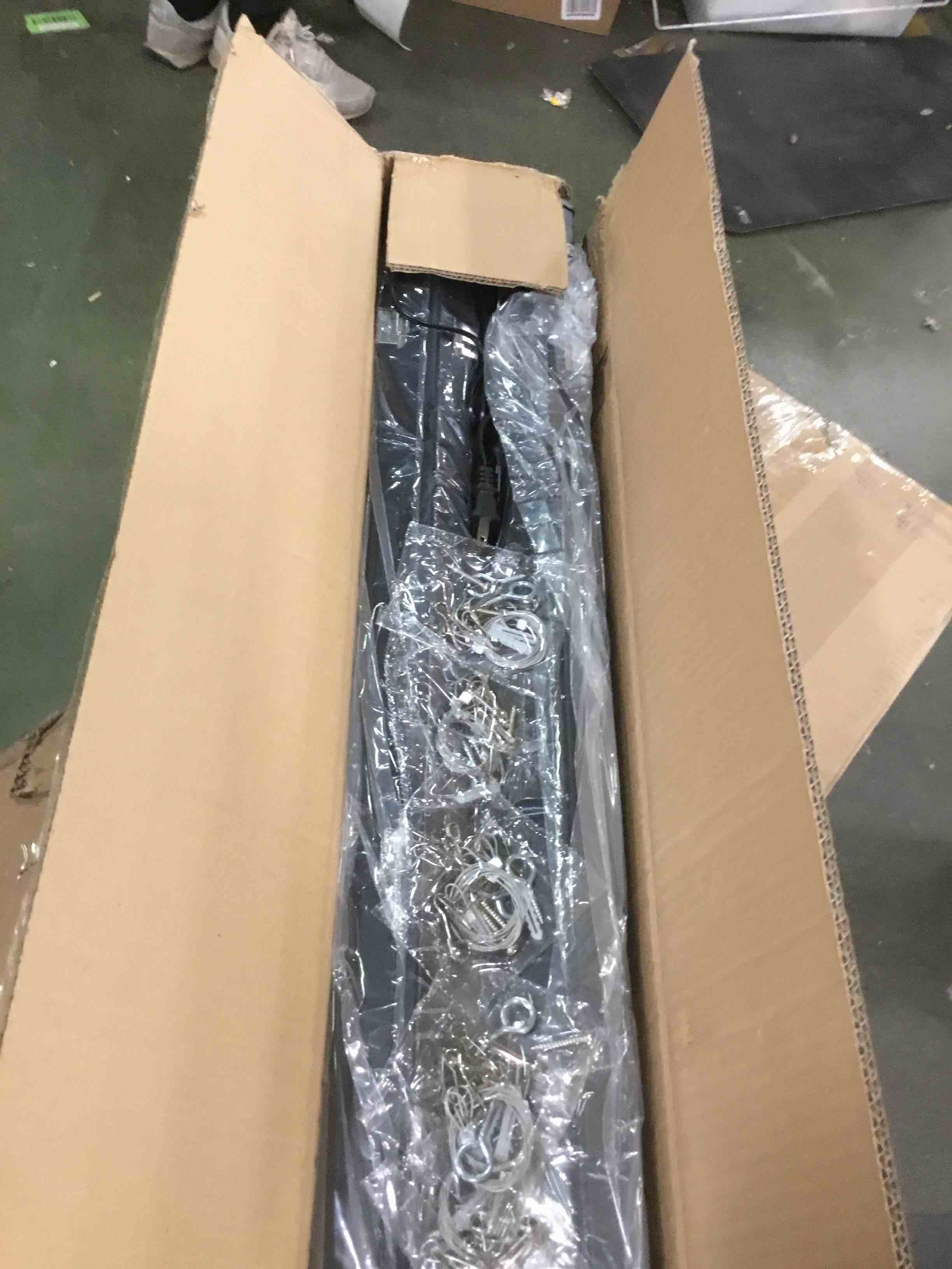 https://s3.amazonaws.com/lotting-images-prod/bidfta/BLU5857474_1704811878290.jpeg