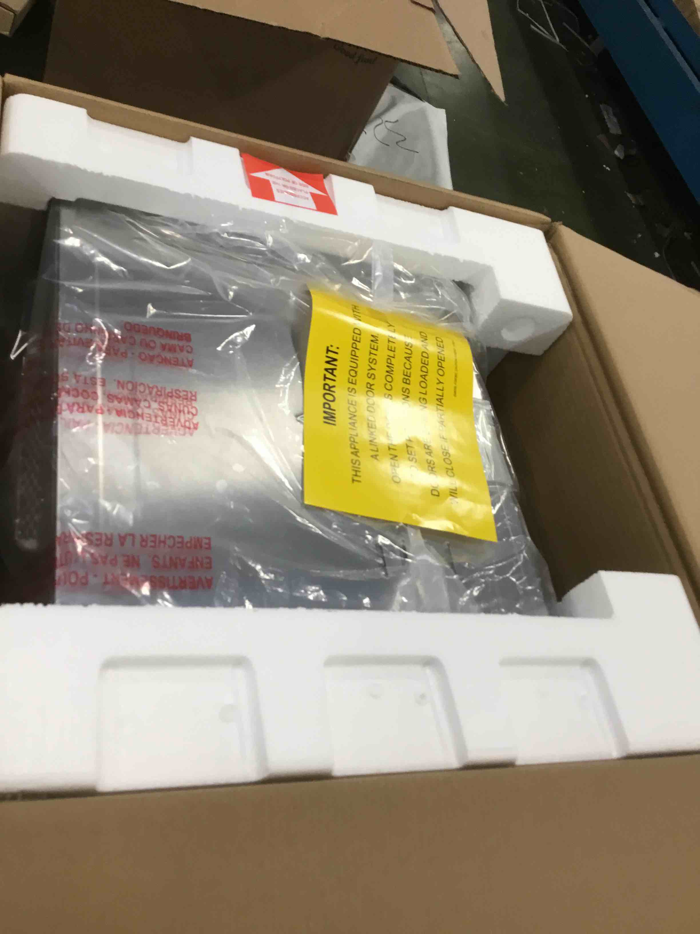 https://s3.amazonaws.com/lotting-images-prod/bidfta/BLU5857637_1704980417098.jpeg
