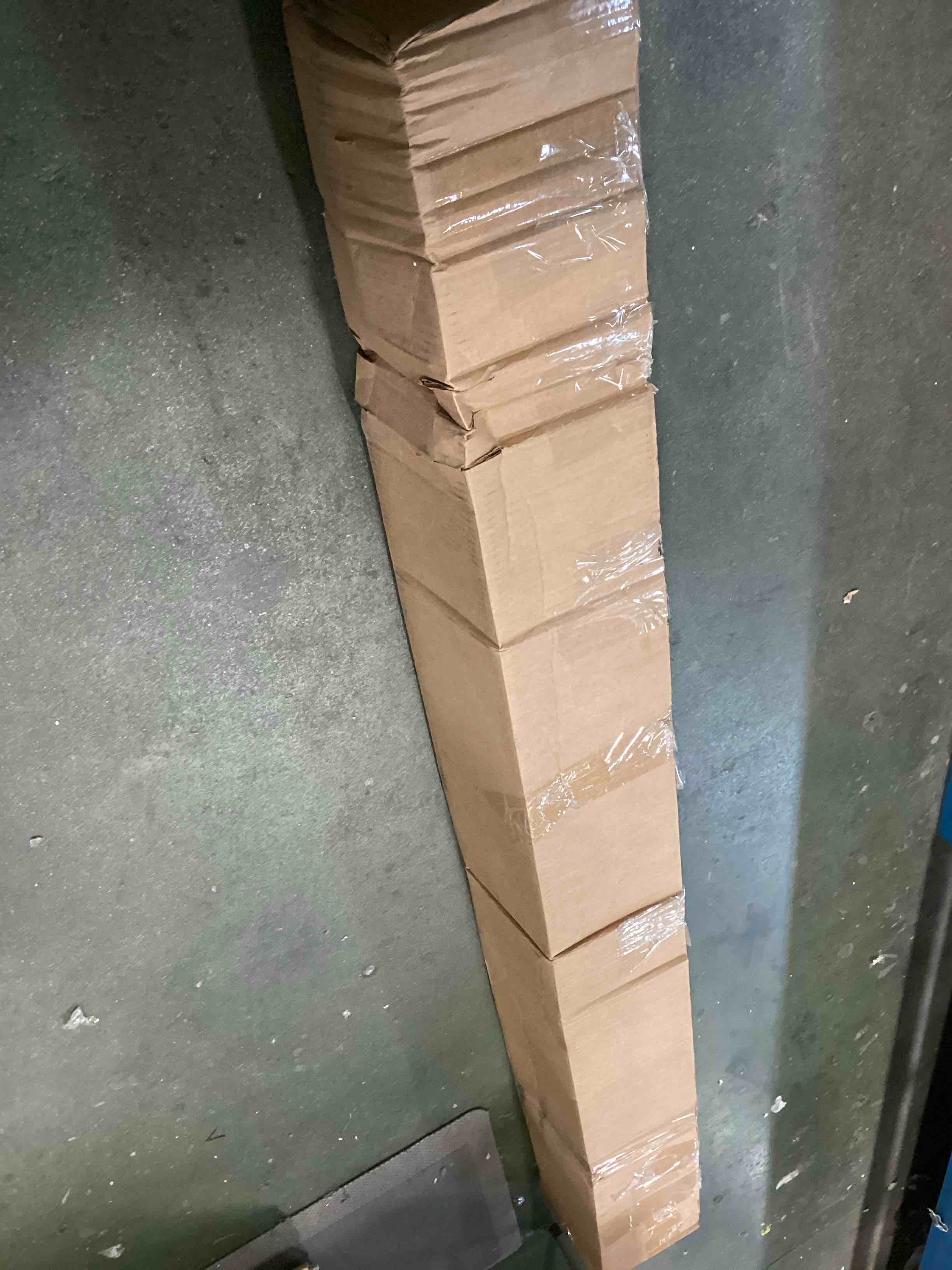 https://s3.amazonaws.com/lotting-images-prod/bidfta/BLU5858041_1703694227321.jpeg