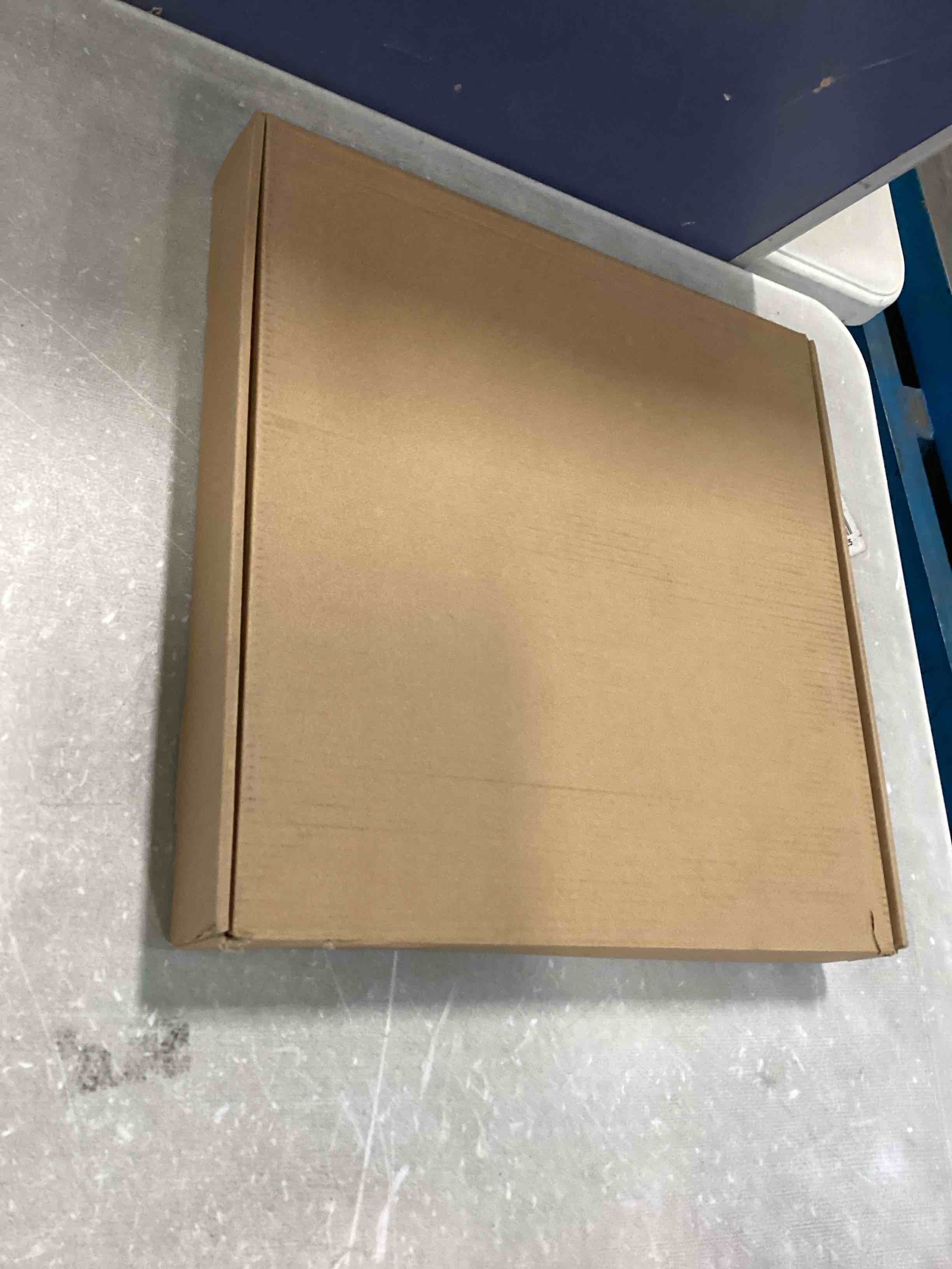 https://s3.amazonaws.com/lotting-images-prod/bidfta/BLU5858049_1703694983066.jpeg