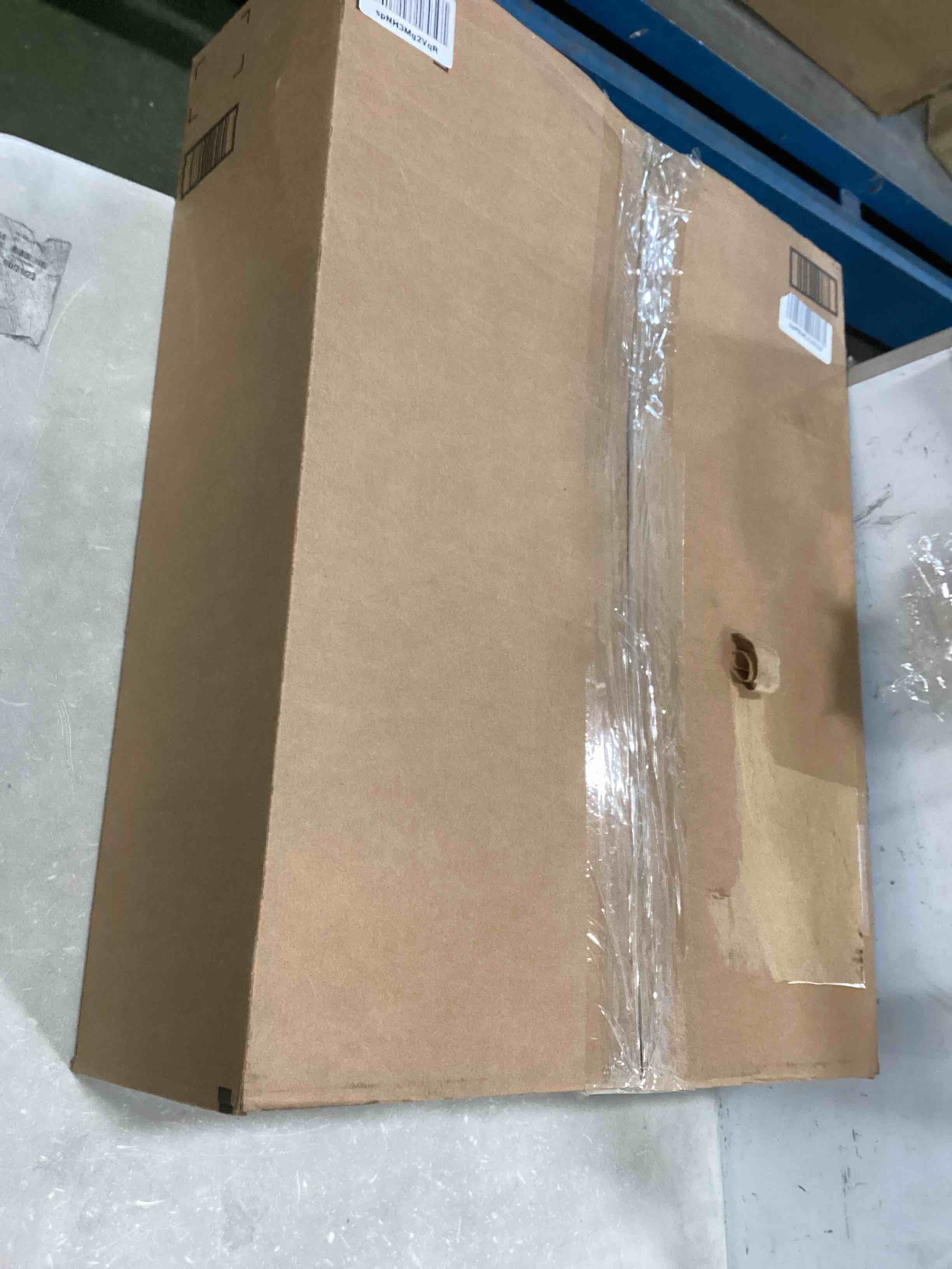 https://s3.amazonaws.com/lotting-images-prod/bidfta/BLU5858175_1703765431246.jpeg