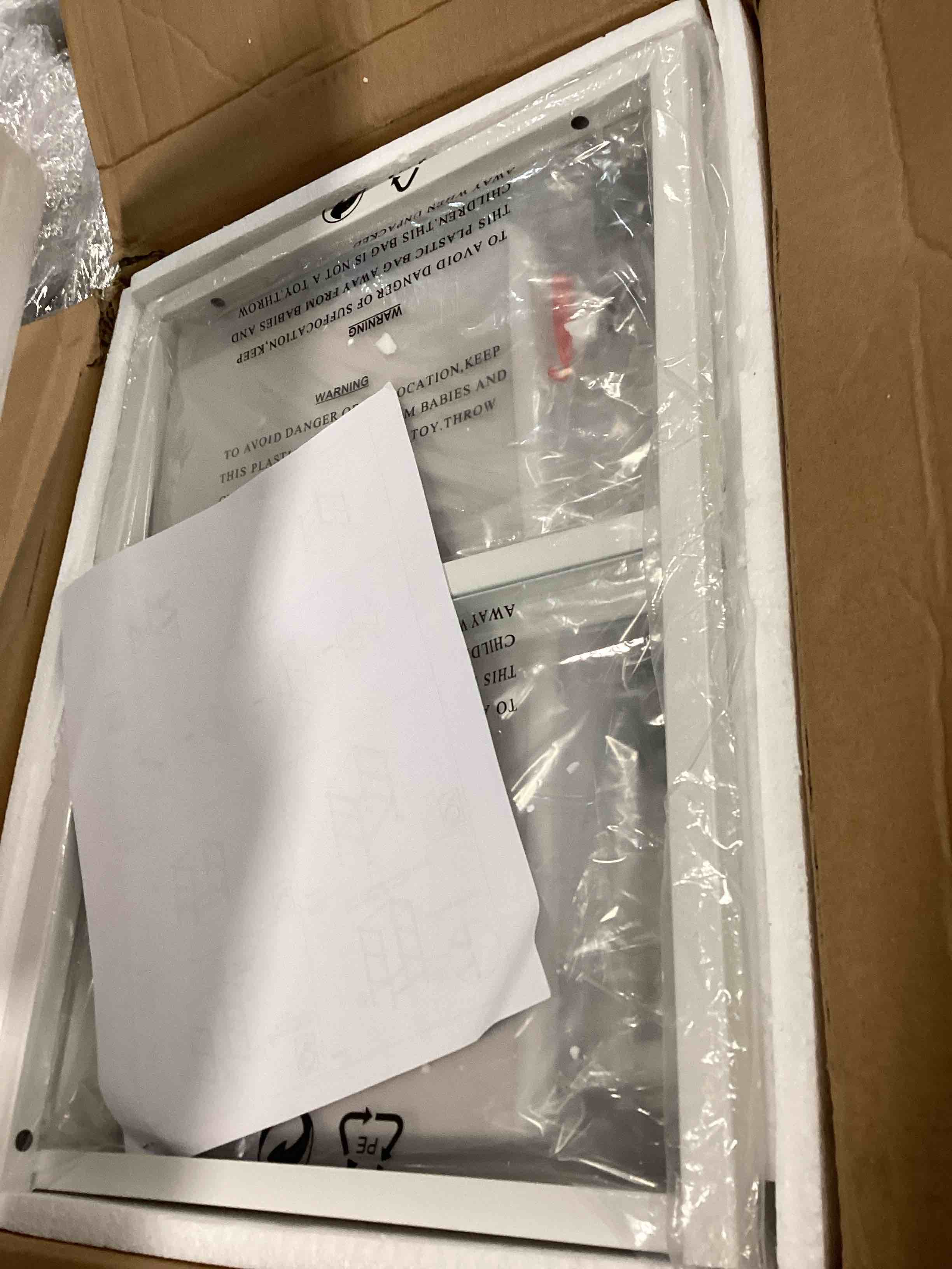 https://s3.amazonaws.com/lotting-images-prod/bidfta/BLU5858332_1703787879018.jpeg