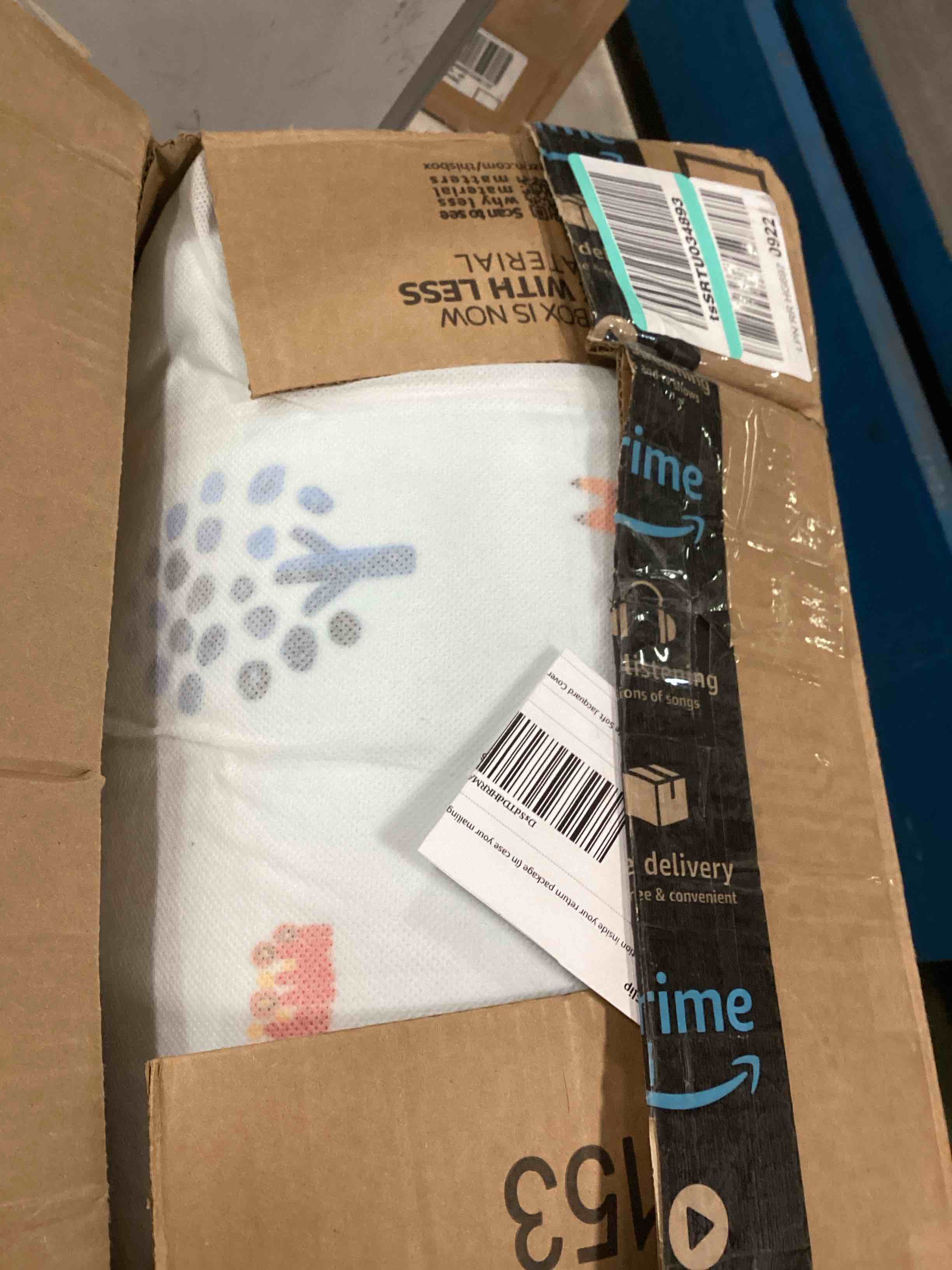 https://s3.amazonaws.com/lotting-images-prod/bidfta/BLU5858413_1703854556766.jpeg