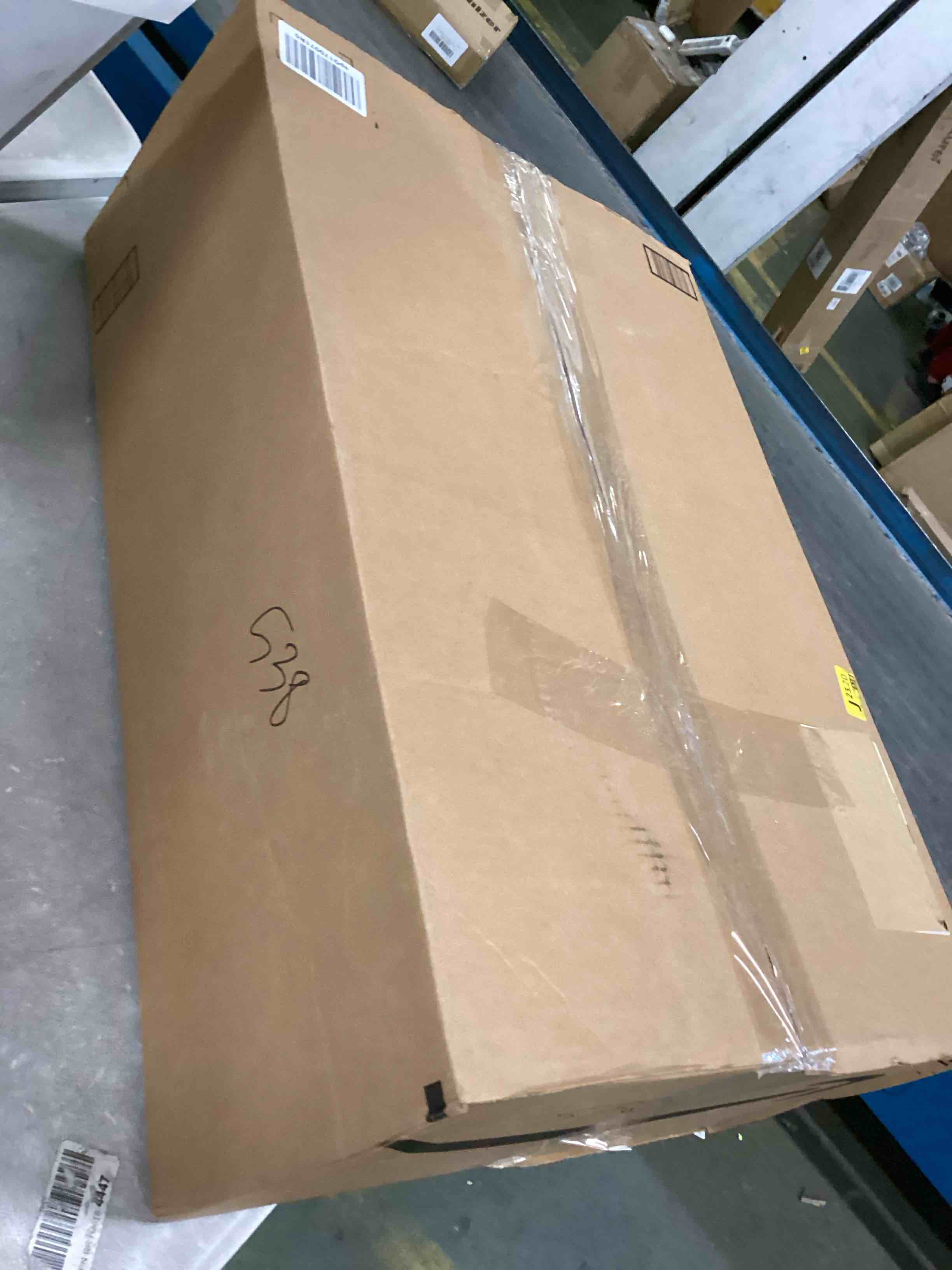 https://s3.amazonaws.com/lotting-images-prod/bidfta/BLU5858463_1703860361551.jpeg