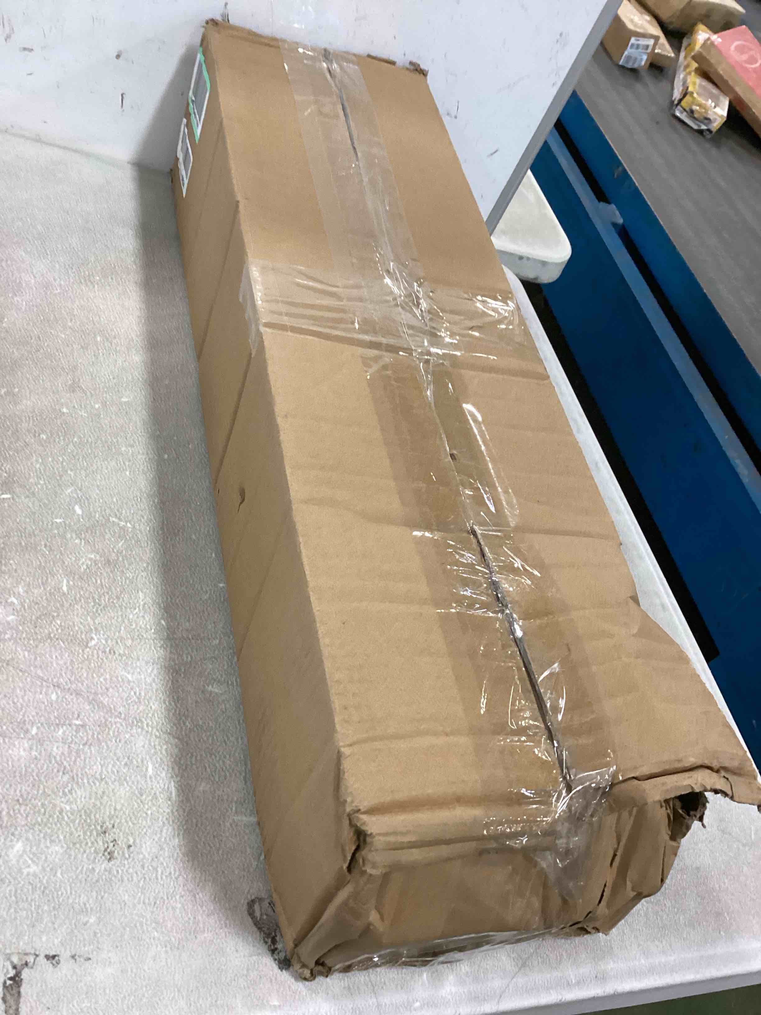 https://s3.amazonaws.com/lotting-images-prod/bidfta/BLU5858709_1703955194326.jpeg
