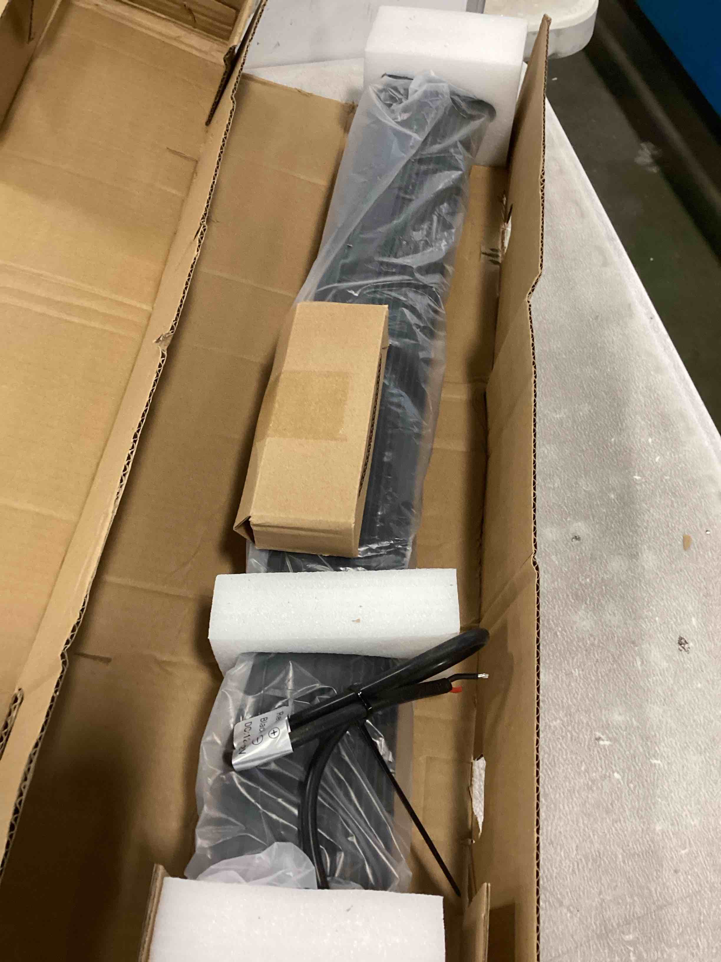 https://s3.amazonaws.com/lotting-images-prod/bidfta/BLU5858729_1703957667899.jpeg