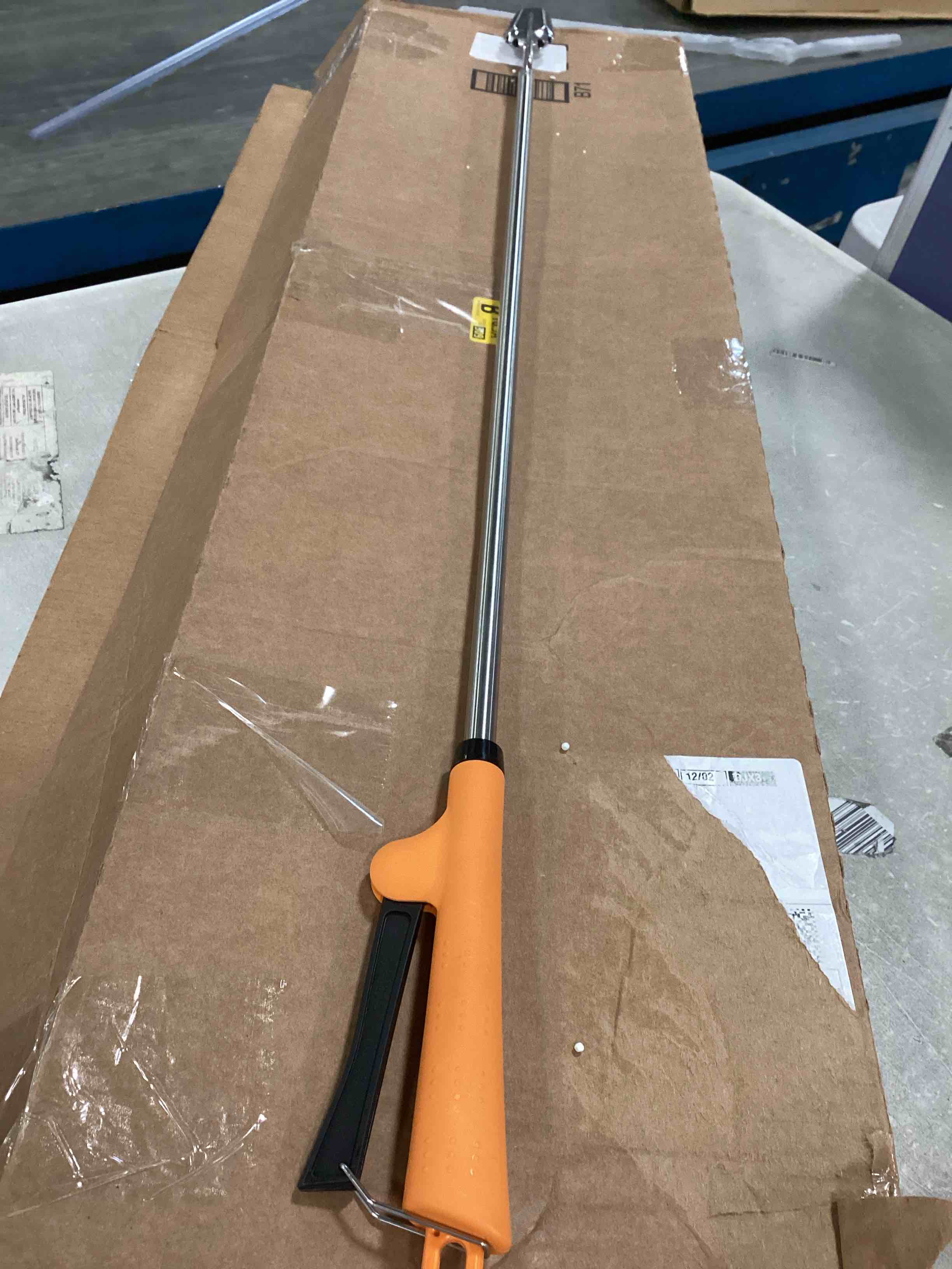 https://s3.amazonaws.com/lotting-images-prod/bidfta/BLU5858878_1704209751455.jpeg
