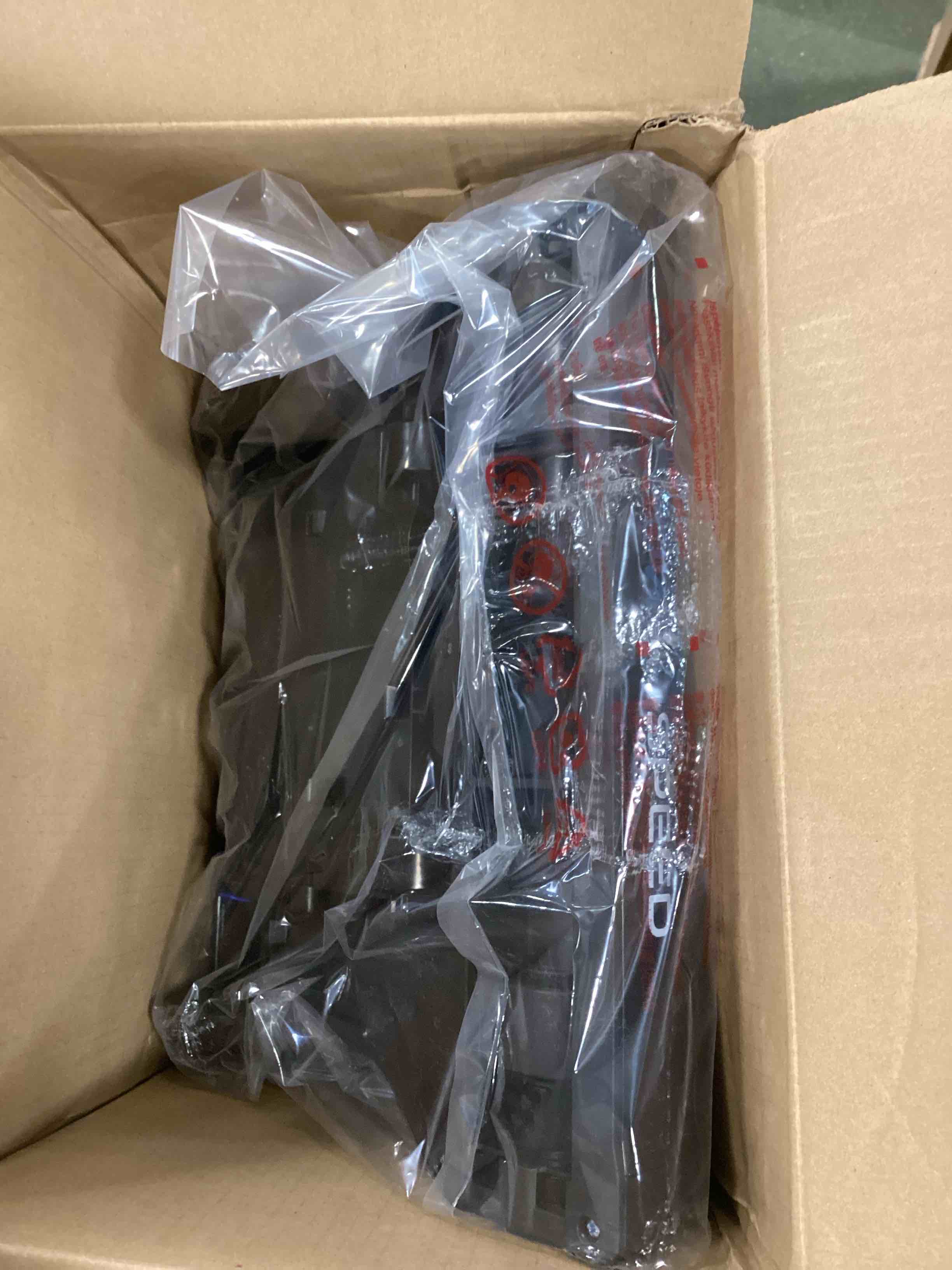 https://s3.amazonaws.com/lotting-images-prod/bidfta/BLU5858930_1704221460498.jpeg