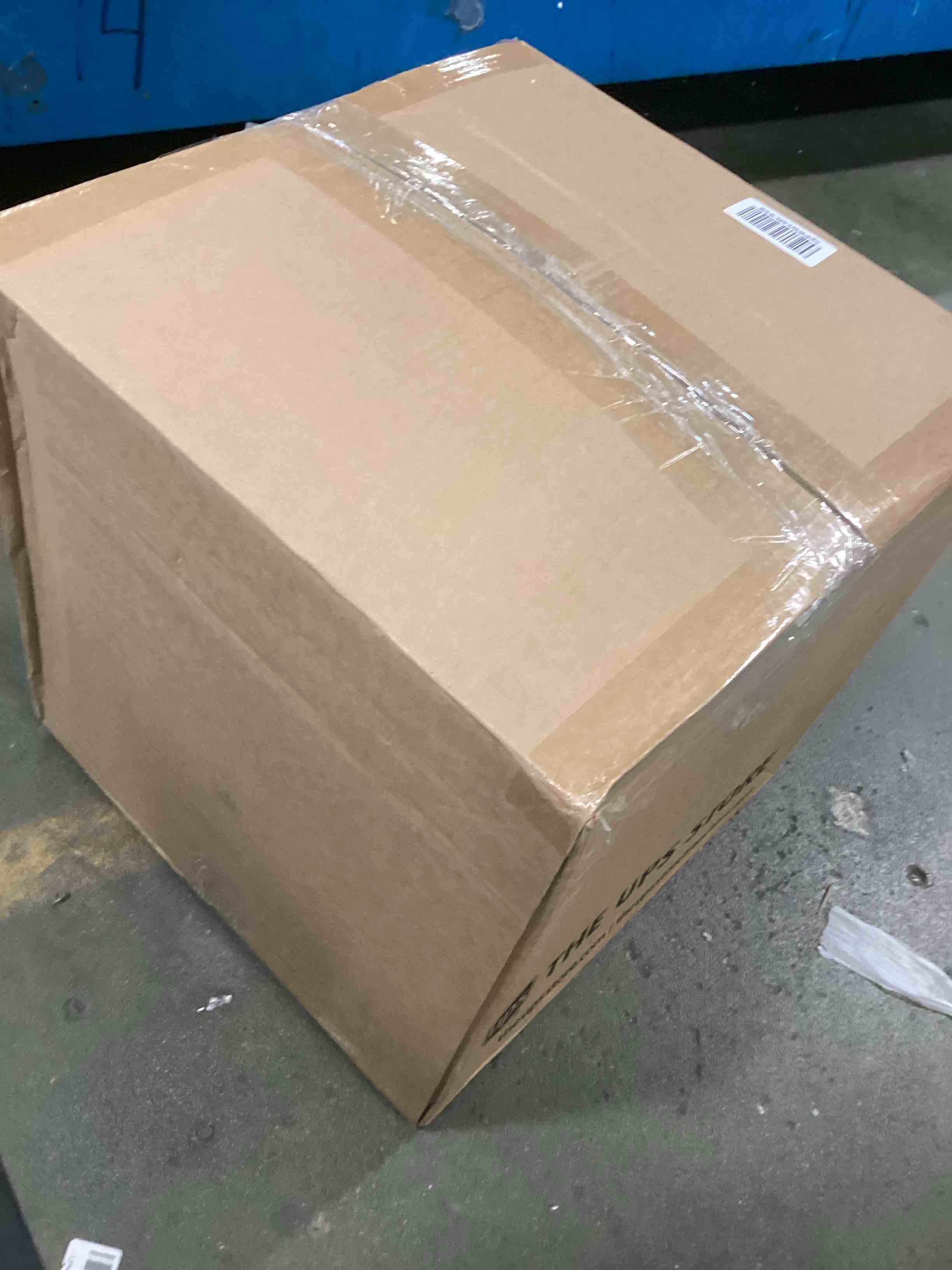 https://s3.amazonaws.com/lotting-images-prod/bidfta/BLU5859090_1704293390542.jpeg