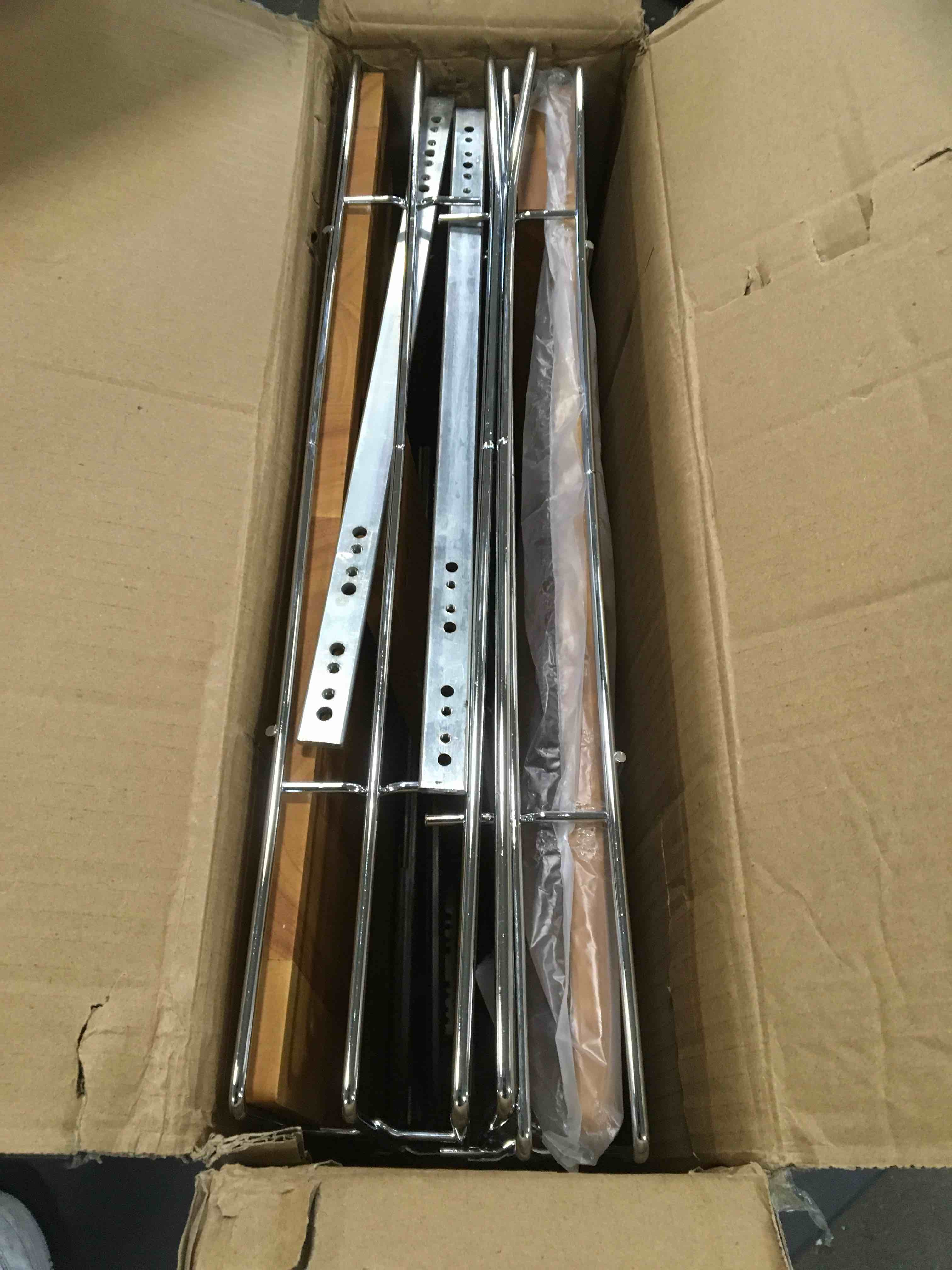 https://s3.amazonaws.com/lotting-images-prod/bidfta/BLU5859170_1704307864028.jpeg