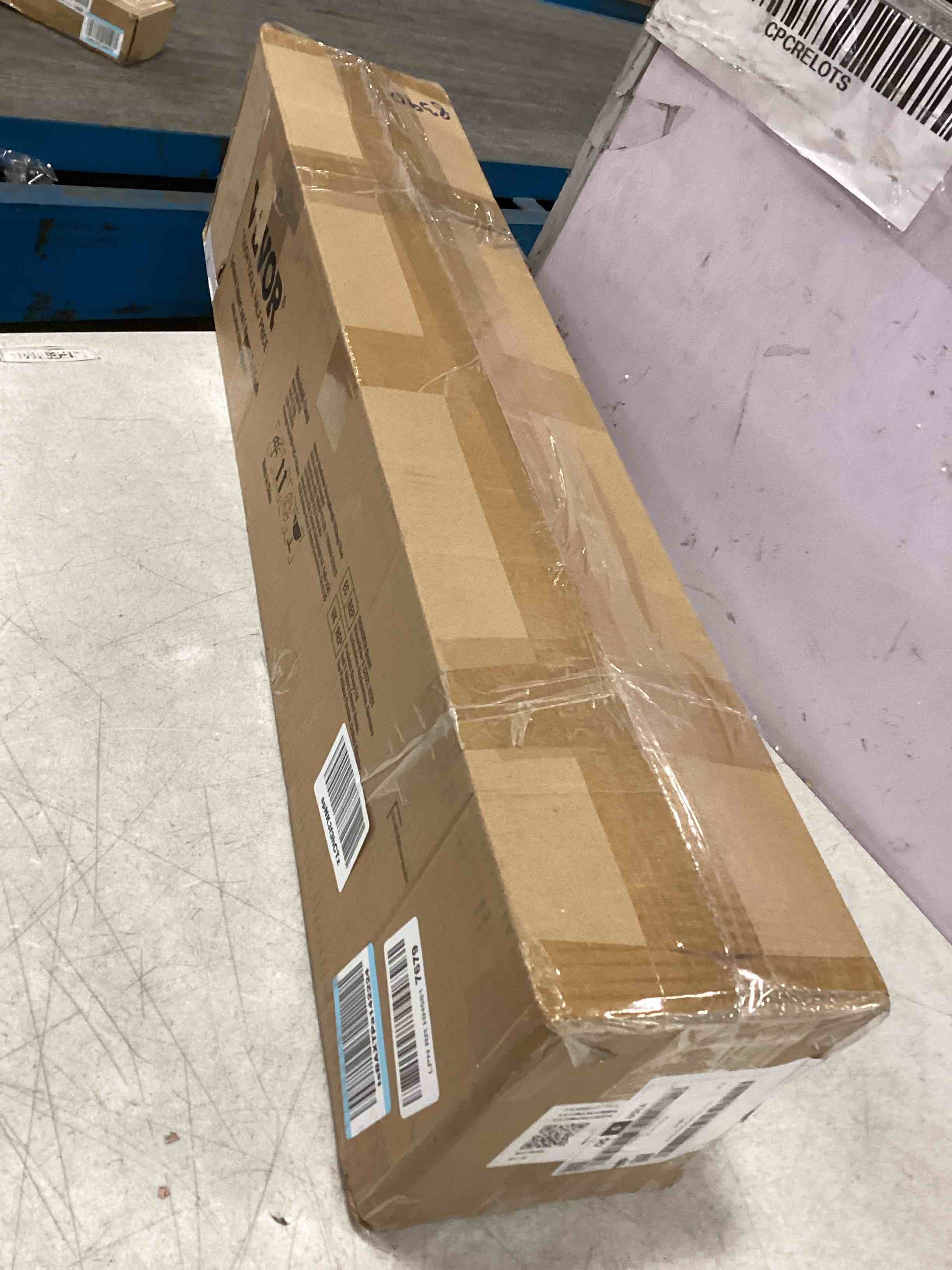 https://s3.amazonaws.com/lotting-images-prod/bidfta/BLU5859295_1704377468490.jpeg