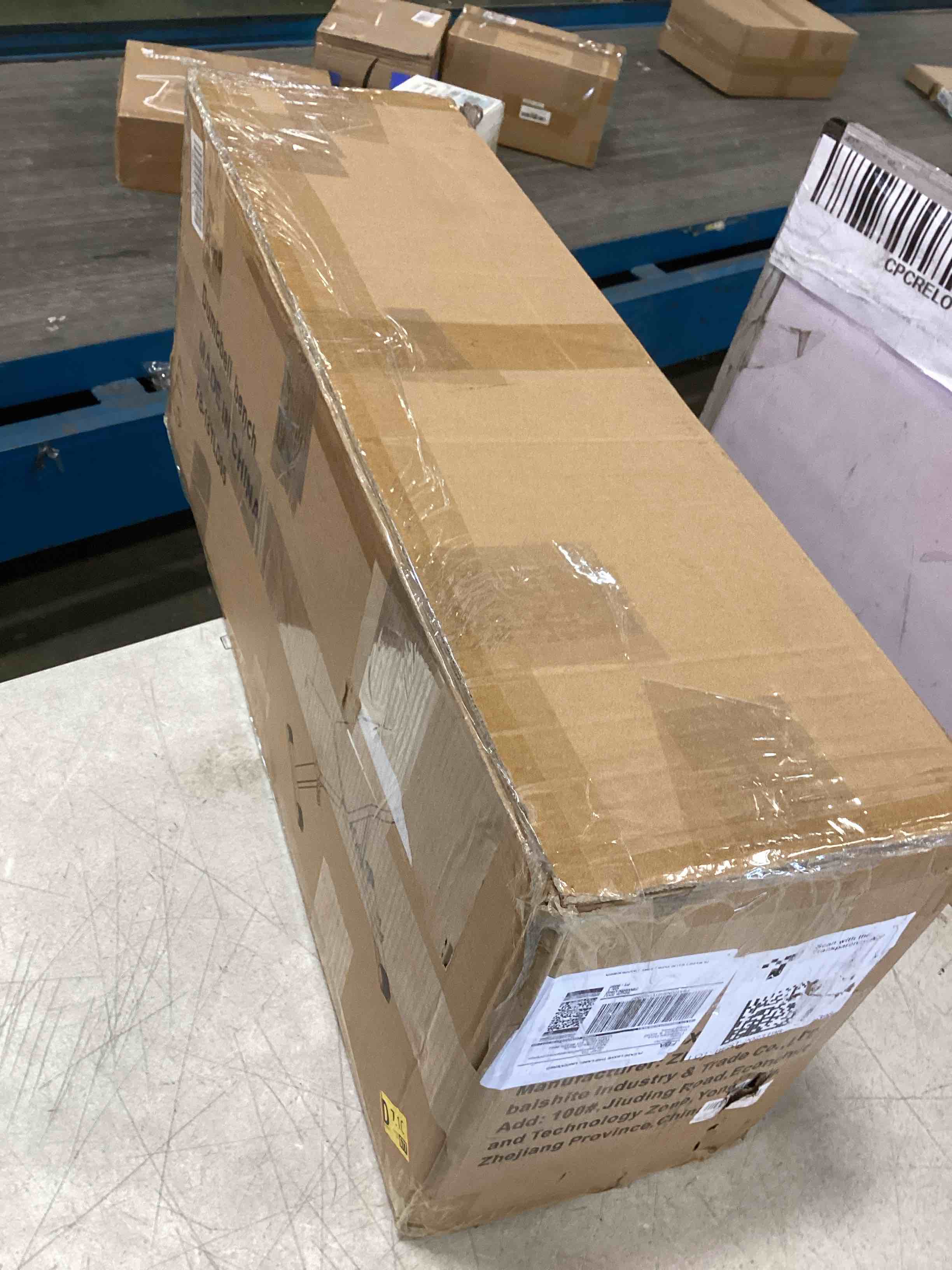 https://s3.amazonaws.com/lotting-images-prod/bidfta/BLU5859389_1704388550117.jpeg
