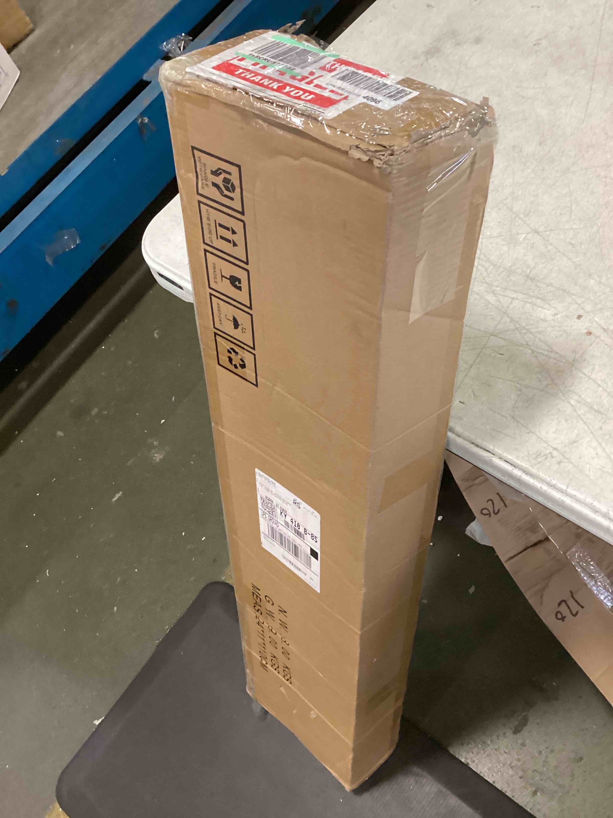 https://s3.amazonaws.com/lotting-images-prod/bidfta/BLU5859392_1704388893088.jpeg