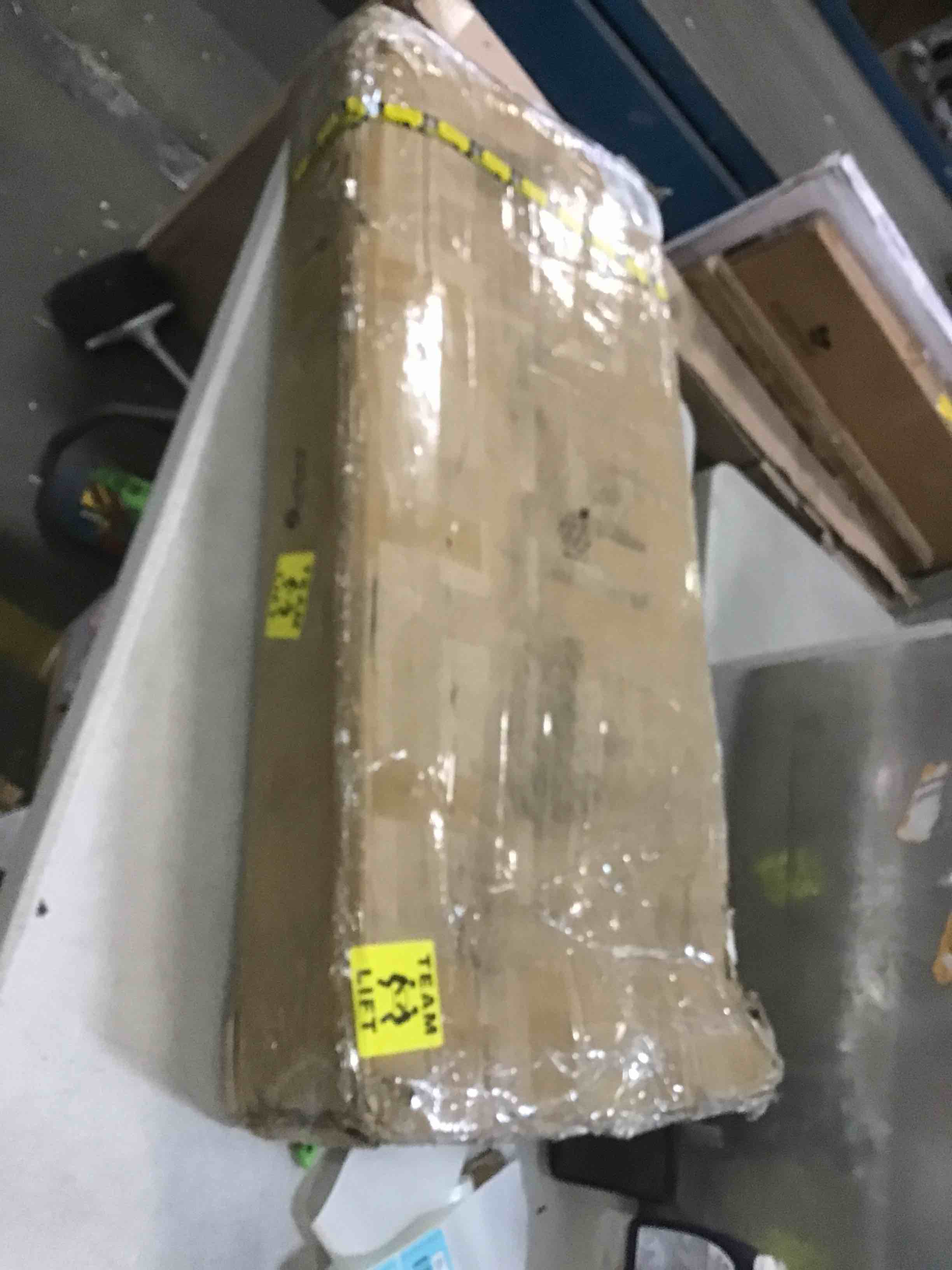 https://s3.amazonaws.com/lotting-images-prod/bidfta/BLU5859631_1704216797626.jpeg