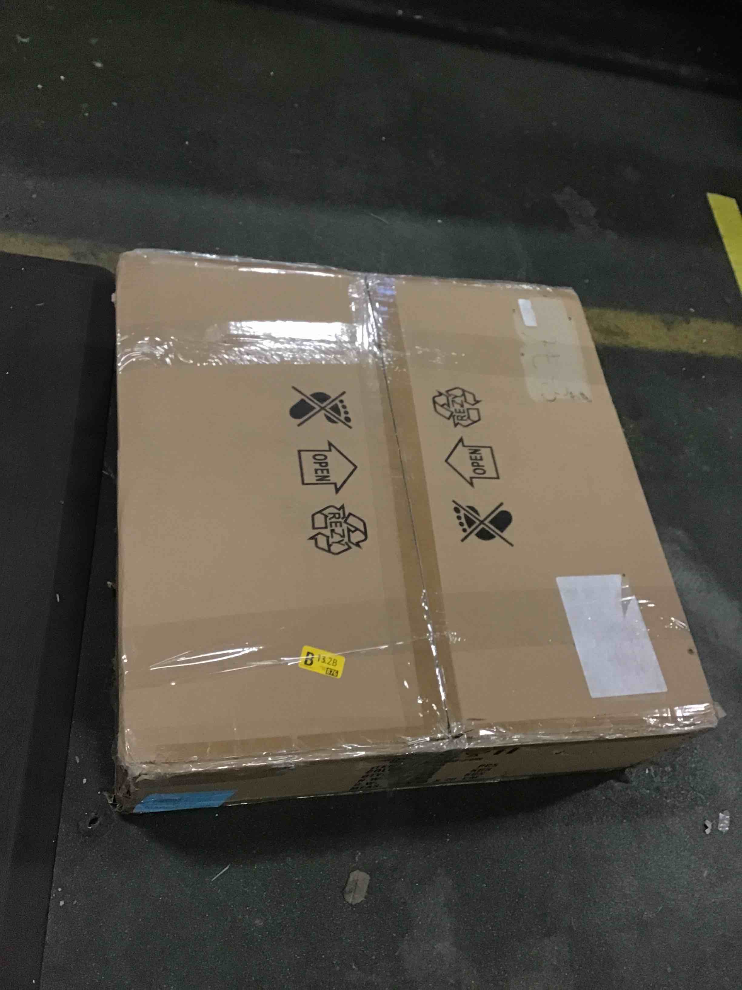 https://s3.amazonaws.com/lotting-images-prod/bidfta/BLU5859807_1704288358951.jpeg