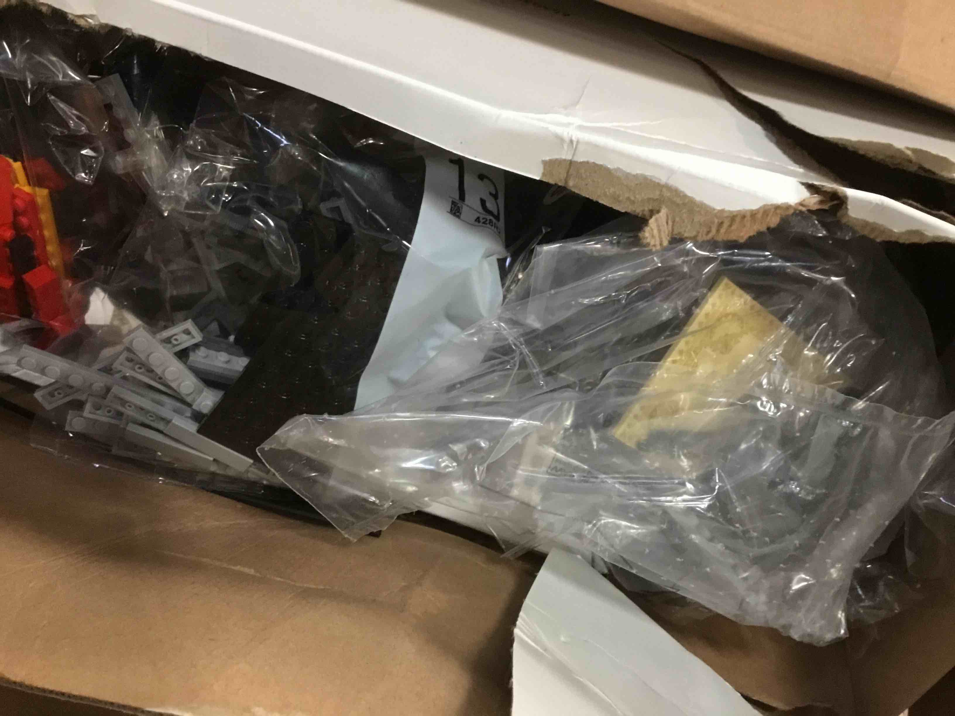 https://s3.amazonaws.com/lotting-images-prod/bidfta/BLU5859973_1704461472087.jpeg